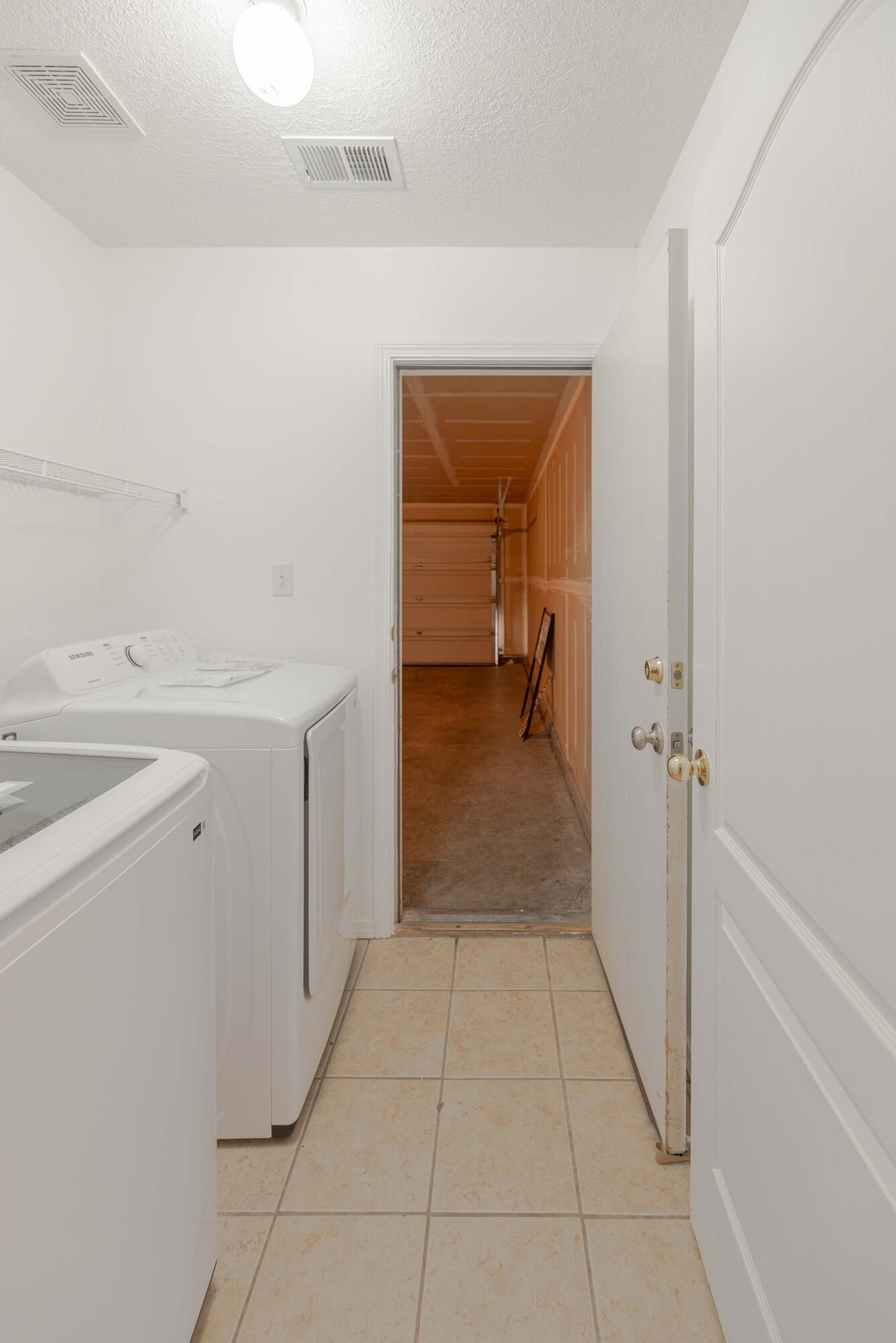2821 Cielo Azul Drive NE