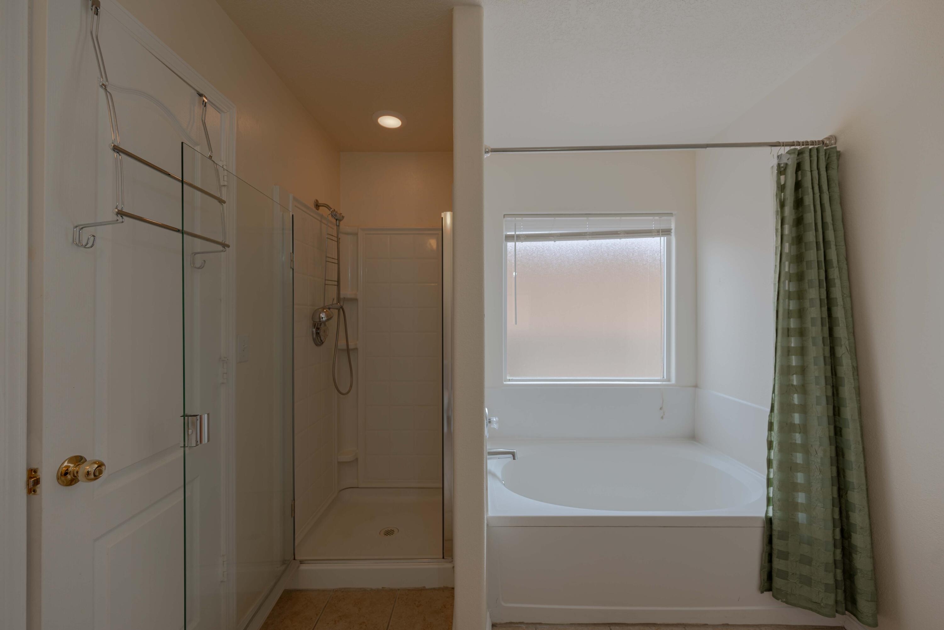 2821 Cielo Azul Drive NE