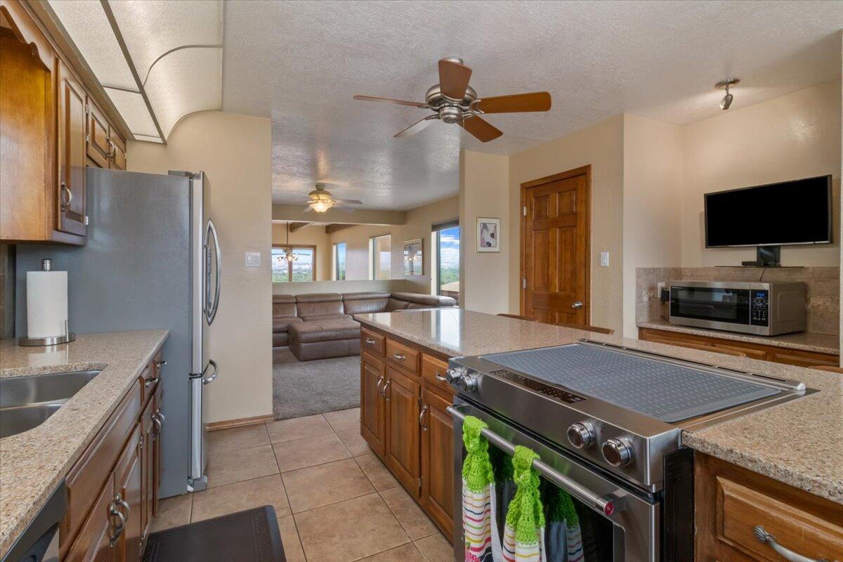1100 Vista Grande Drive NW