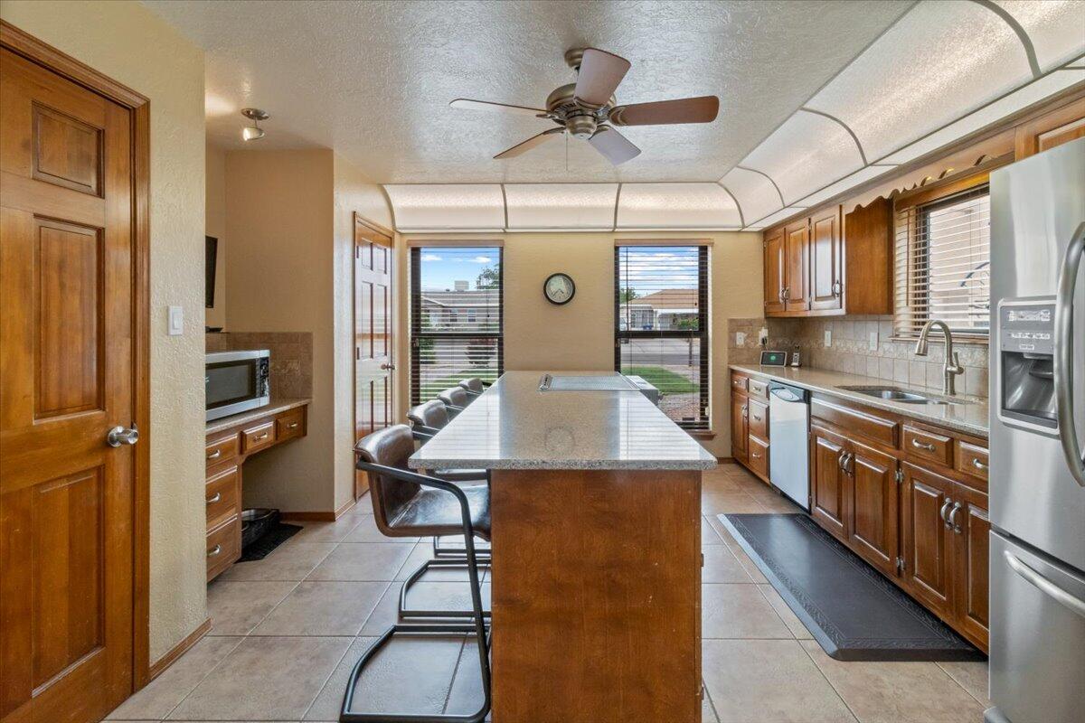 1100 Vista Grande Drive NW