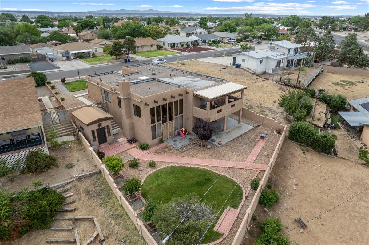 1100 Vista Grande Drive NW