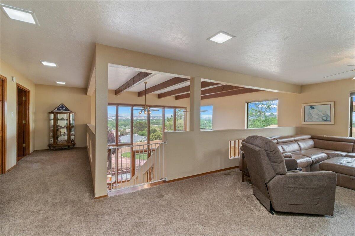 1100 Vista Grande Drive NW