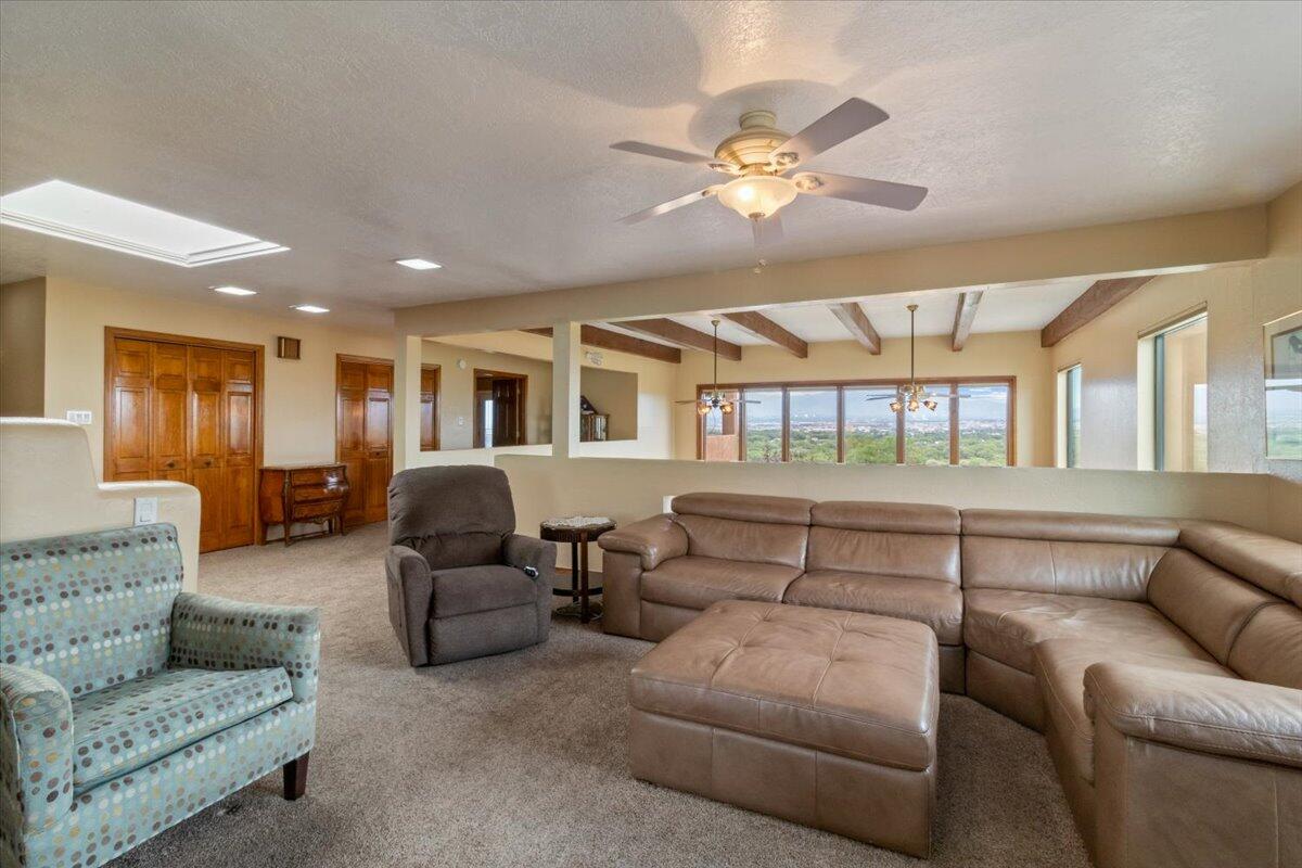 1100 Vista Grande Drive NW