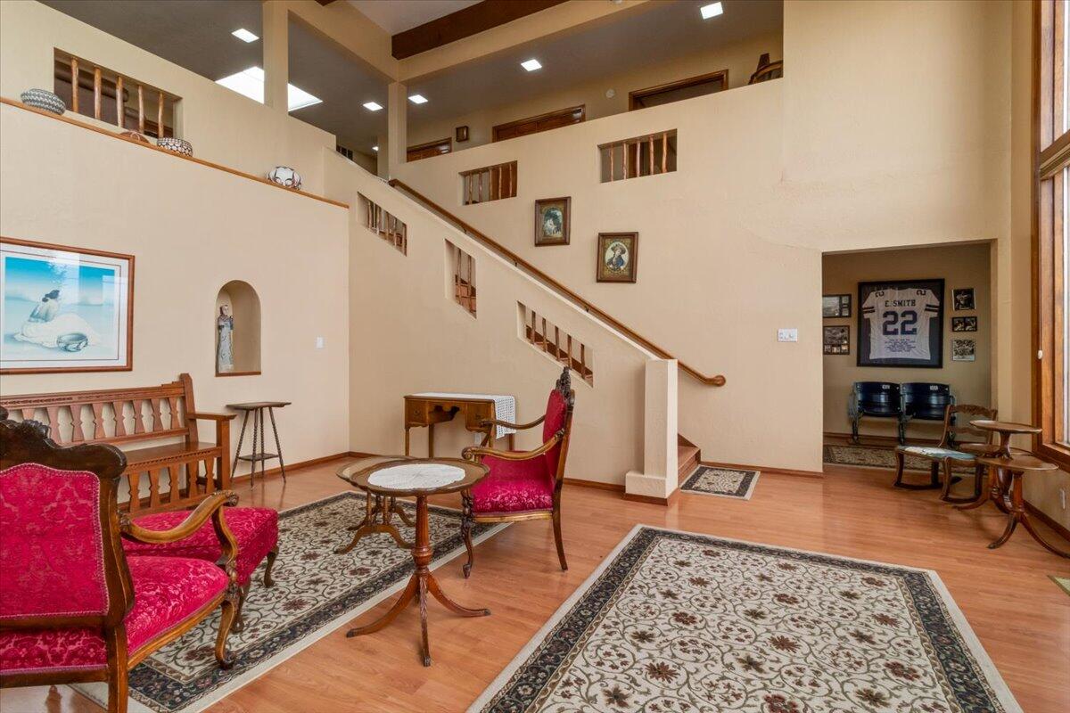 1100 Vista Grande Drive NW