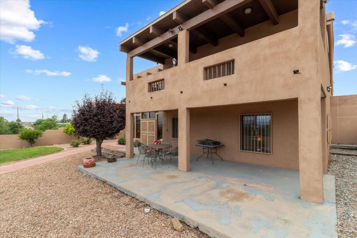 1100 Vista Grande Drive NW