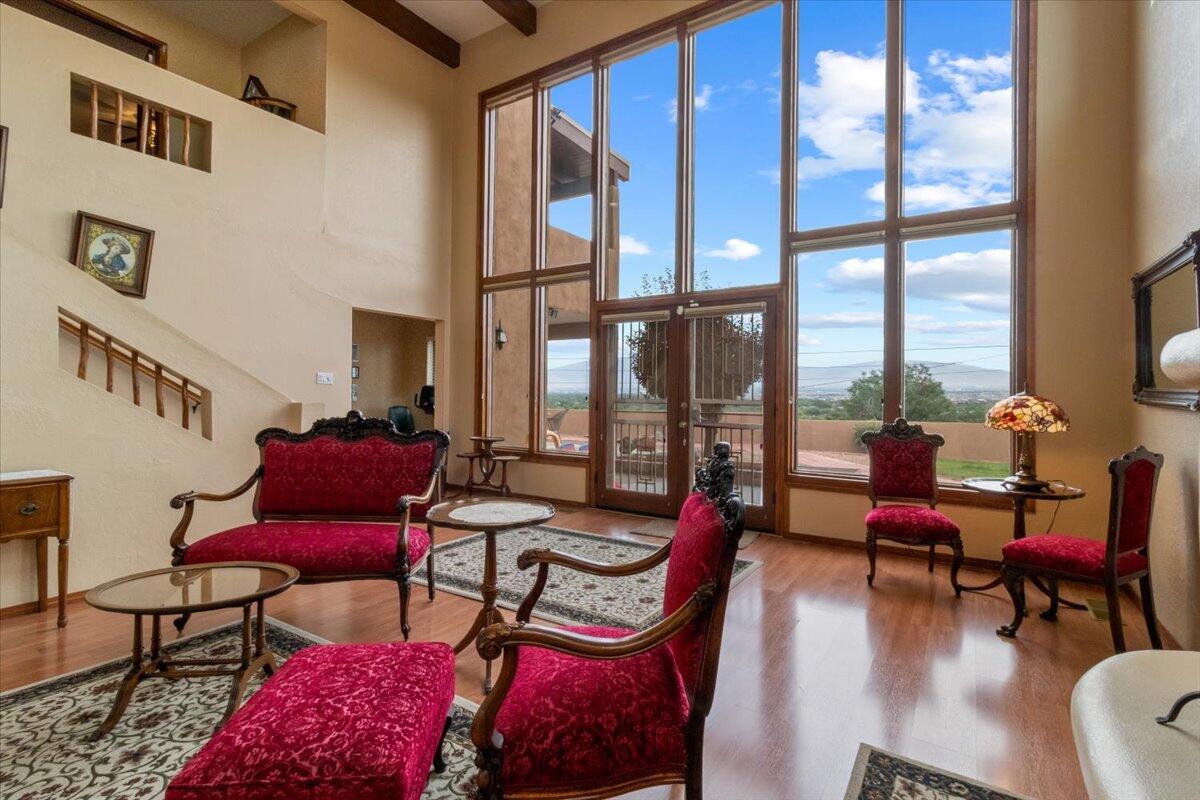 1100 Vista Grande Drive NW