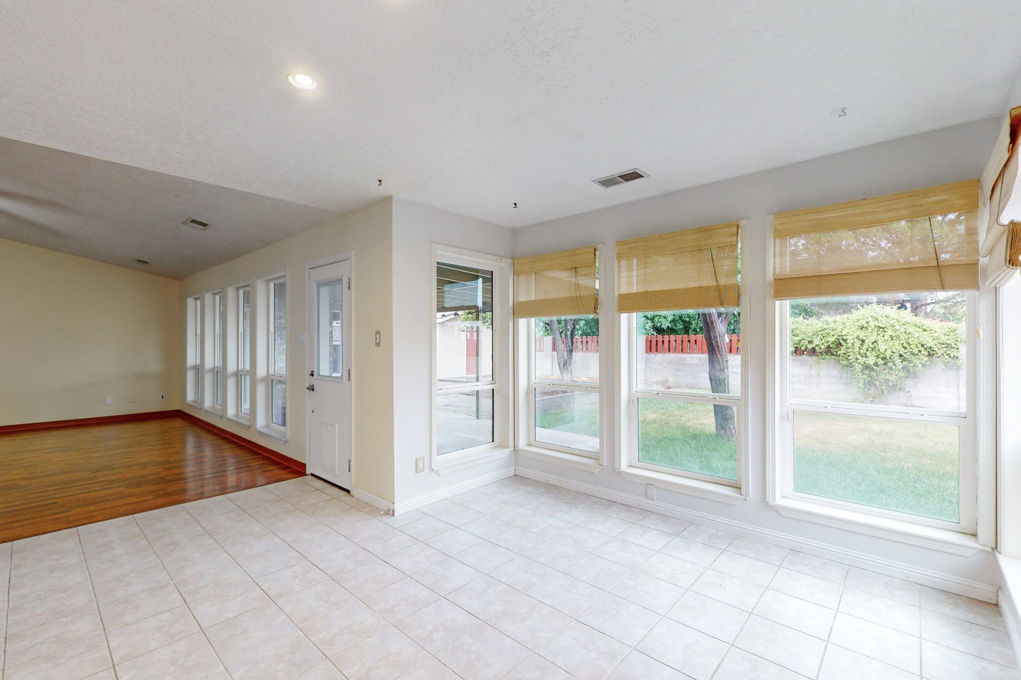 5701 Avenida Chiquita NW