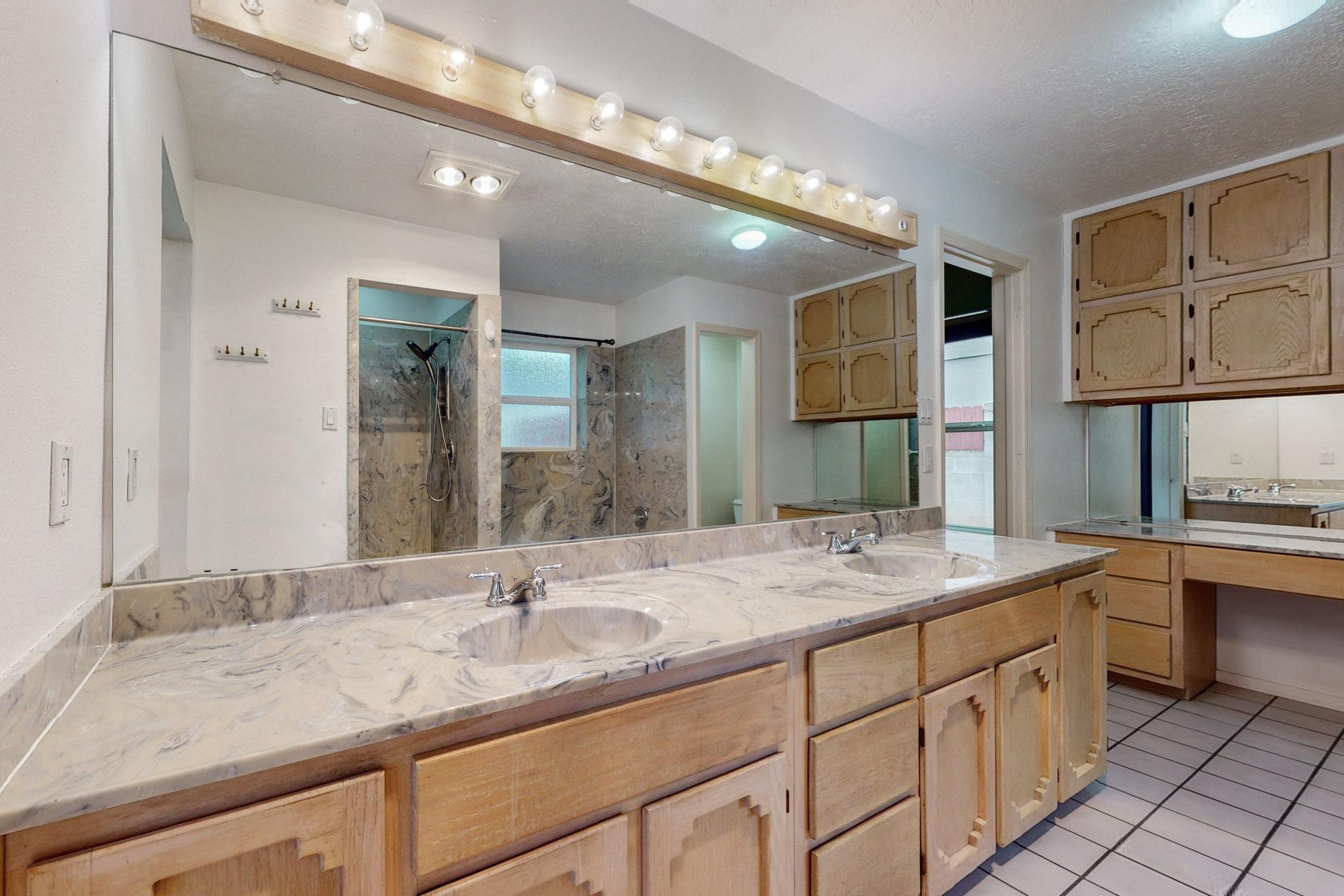 5701 Avenida Chiquita NW