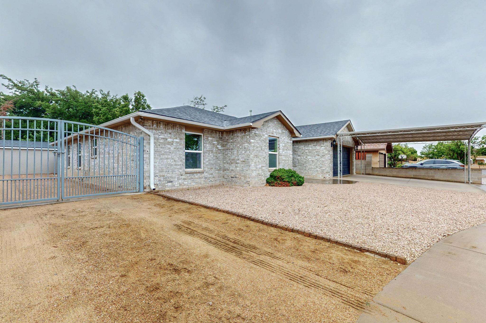 5701 Avenida Chiquita NW
