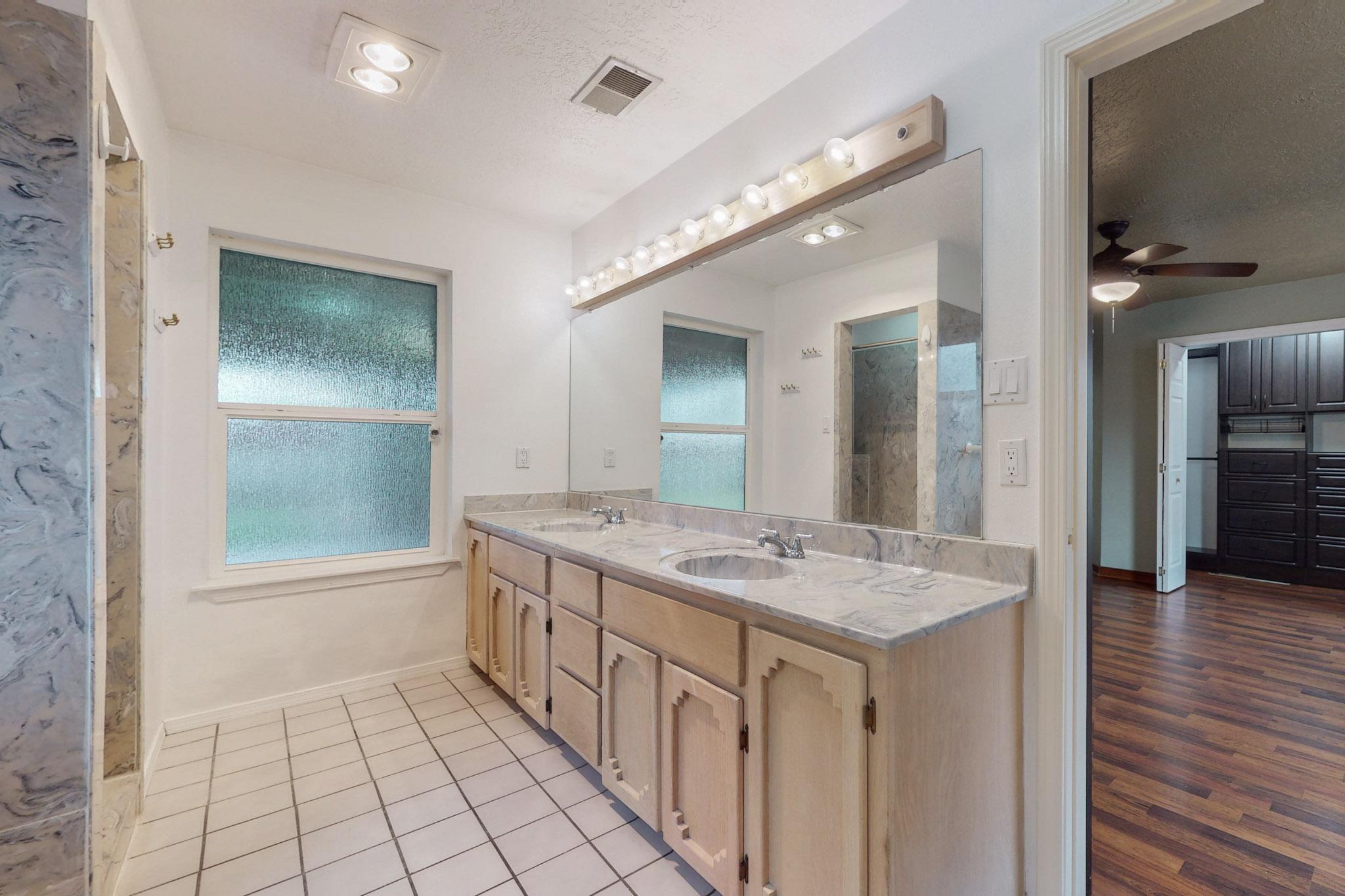 5701 Avenida Chiquita NW
