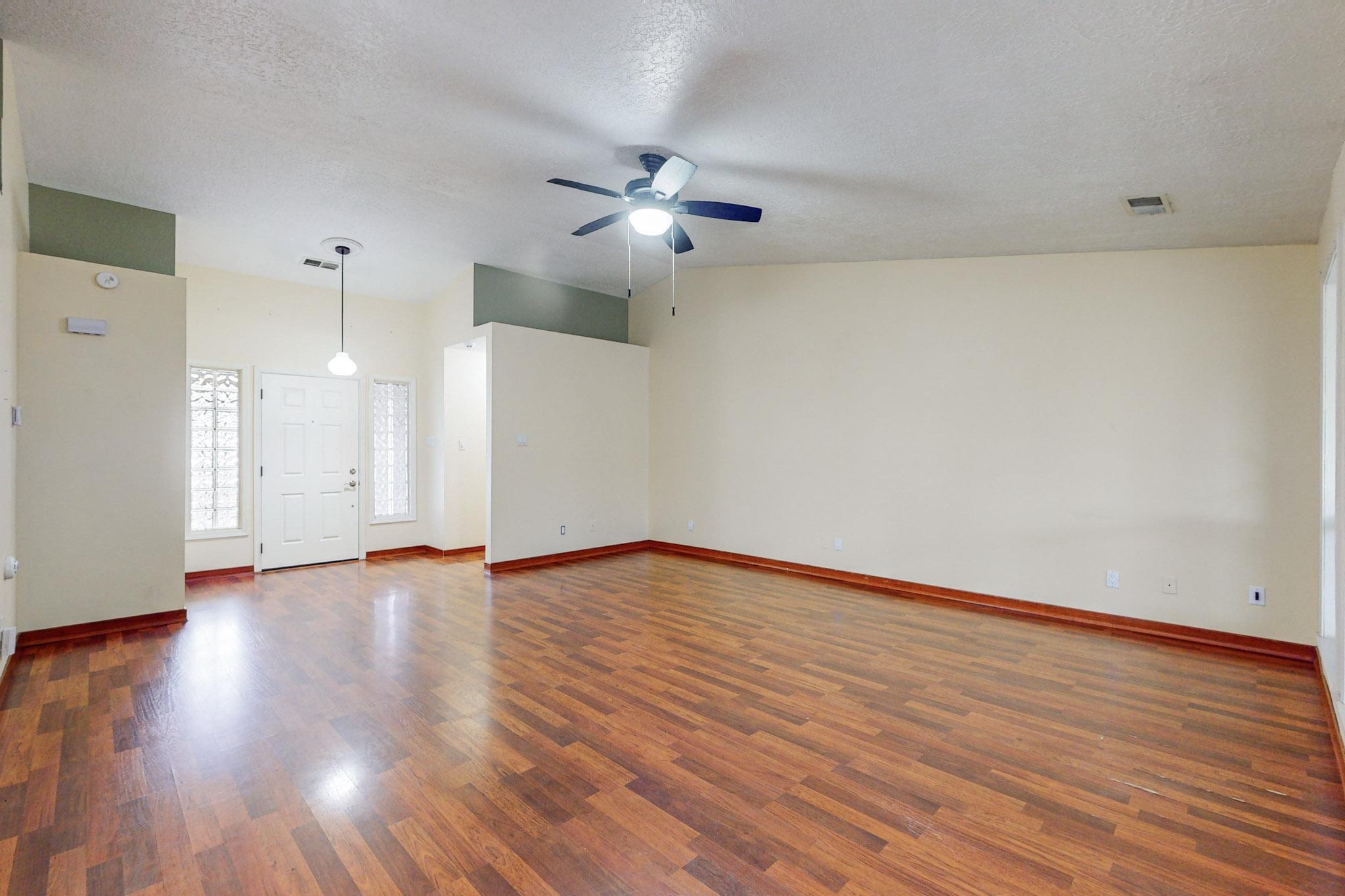 5701 Avenida Chiquita NW