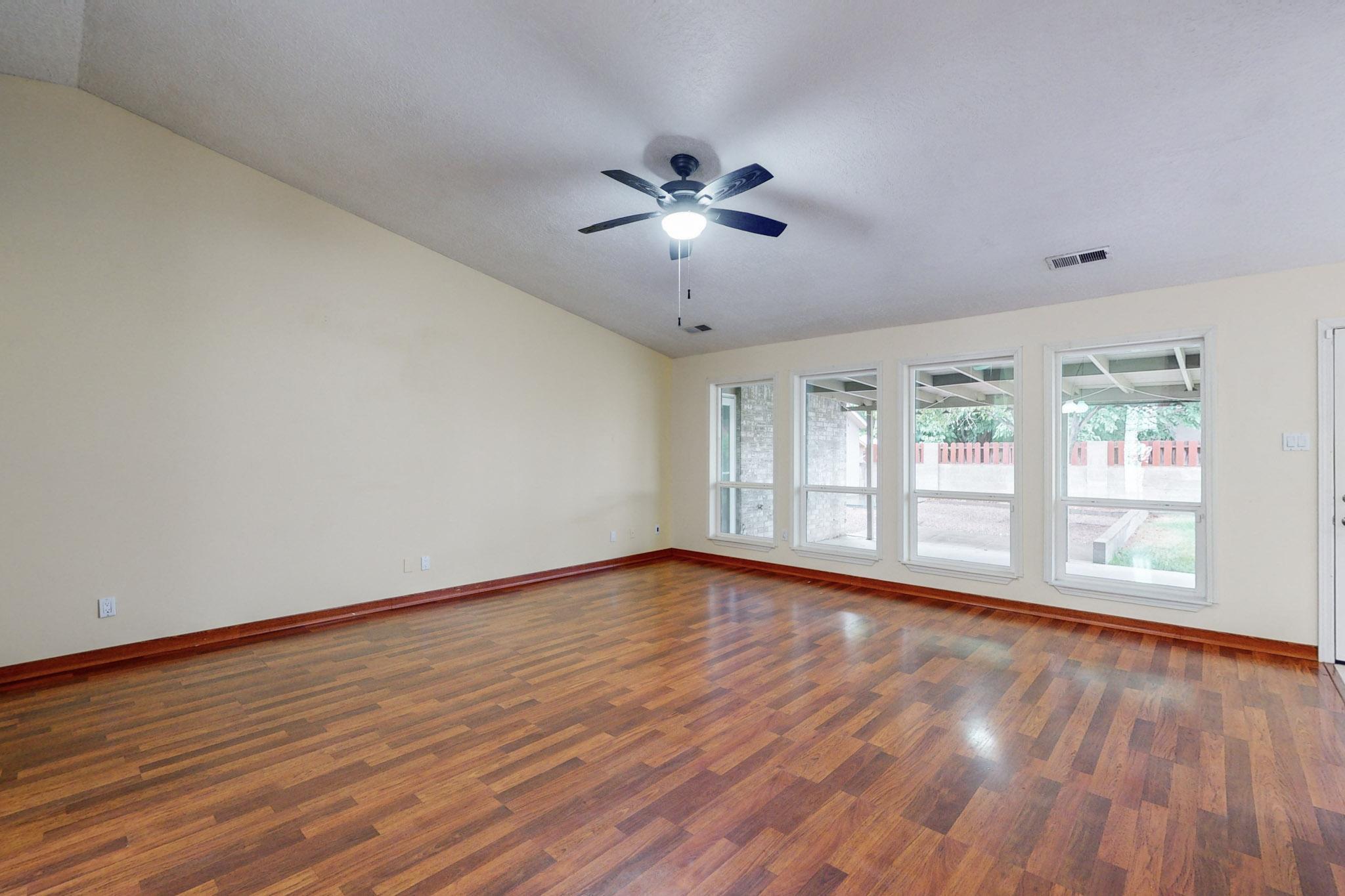 5701 Avenida Chiquita NW