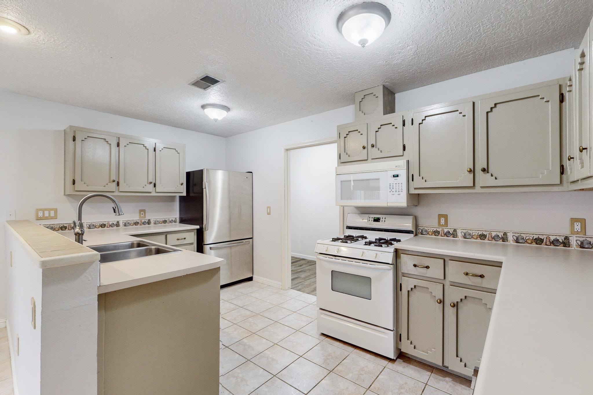 5701 Avenida Chiquita NW