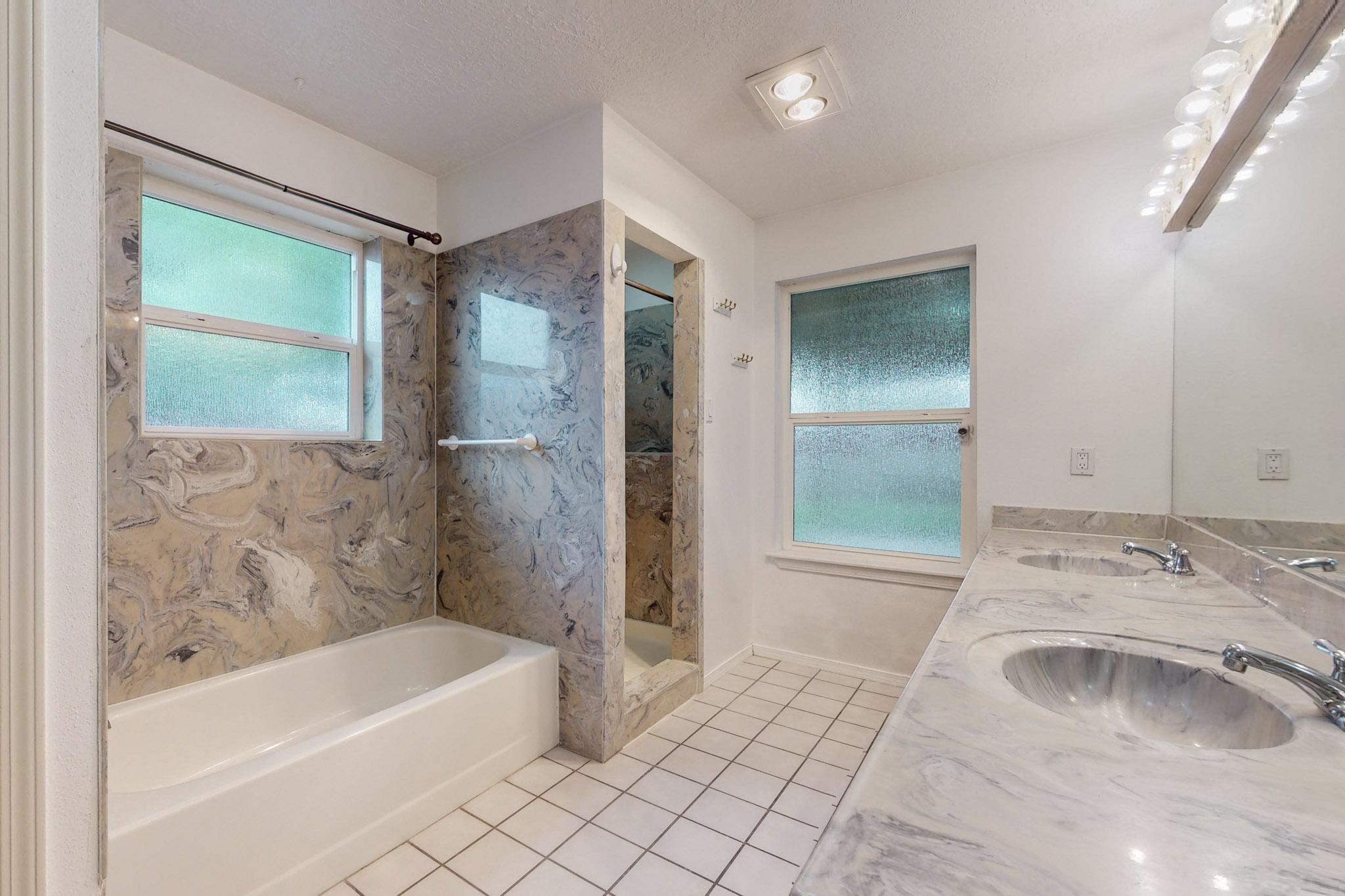 5701 Avenida Chiquita NW