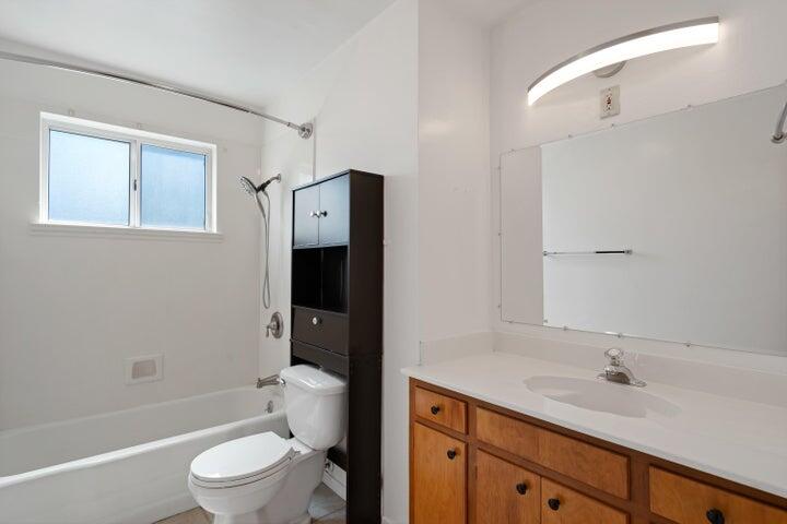 11216 Brentwood Hills Boulevard NE