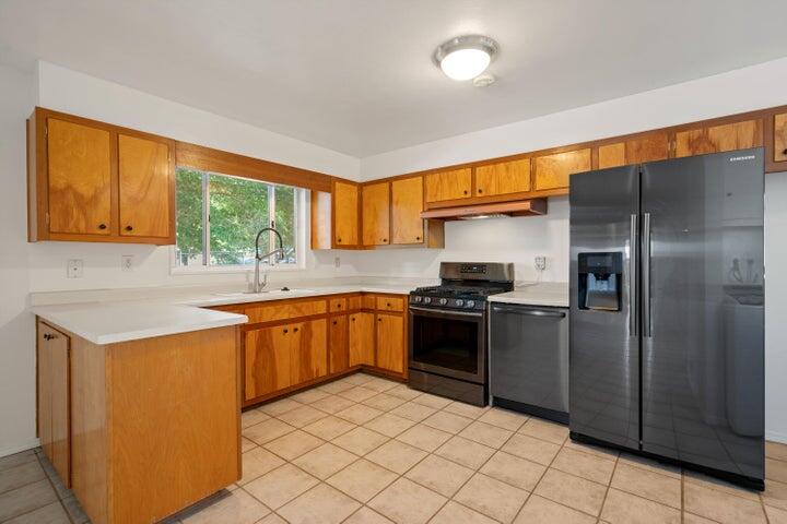 11216 Brentwood Hills Boulevard NE