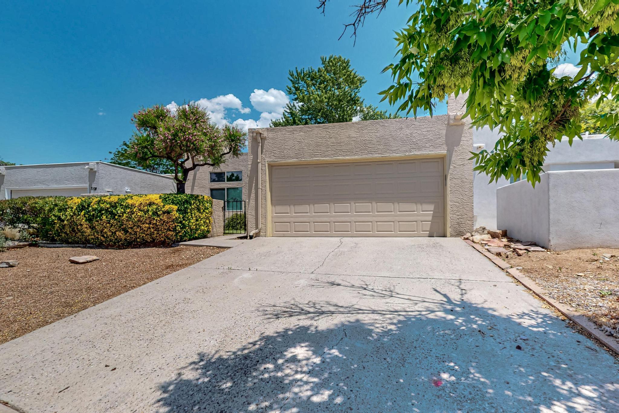 7104 Leslynne Drive NE