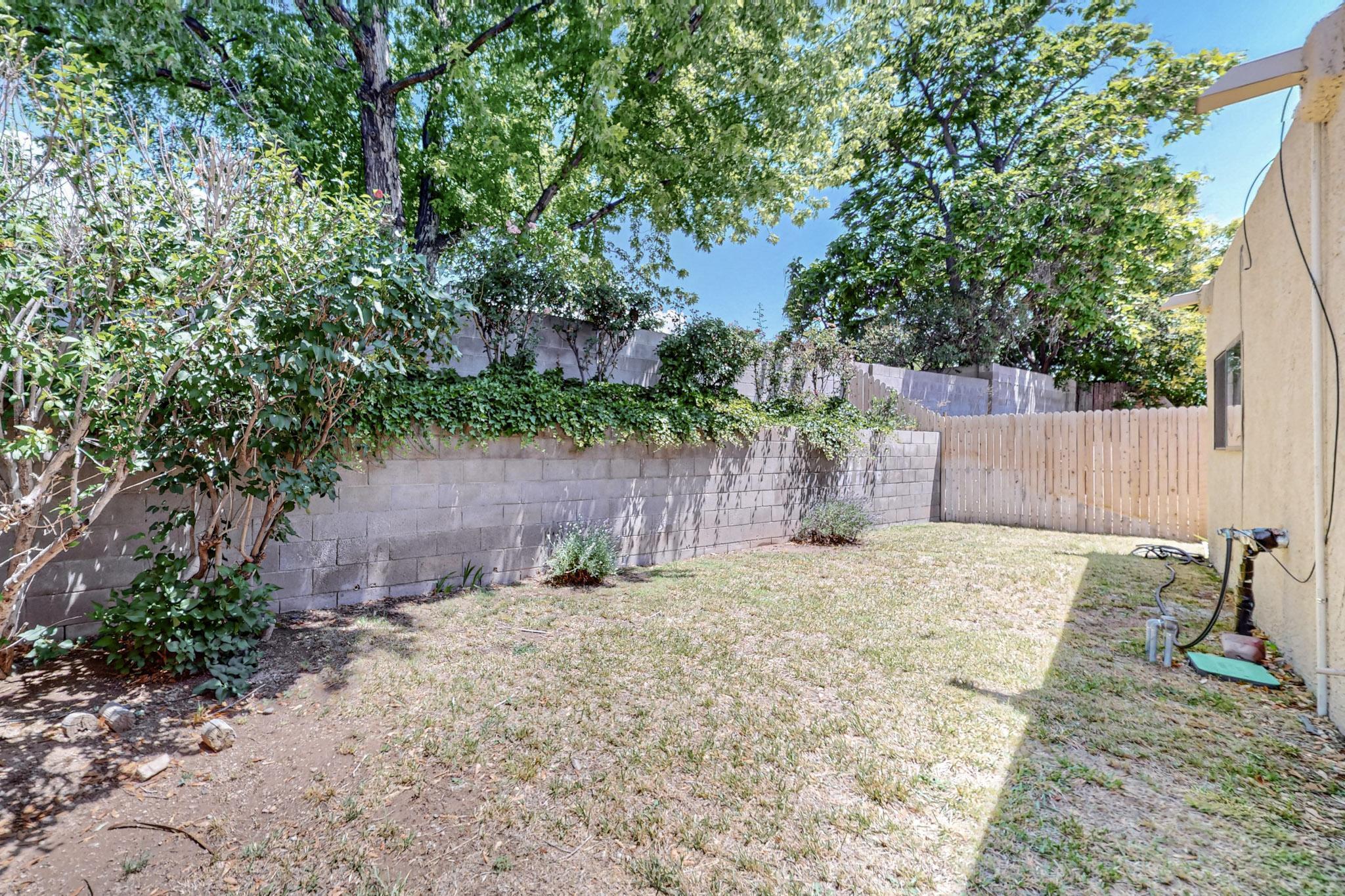7104 Leslynne Drive NE