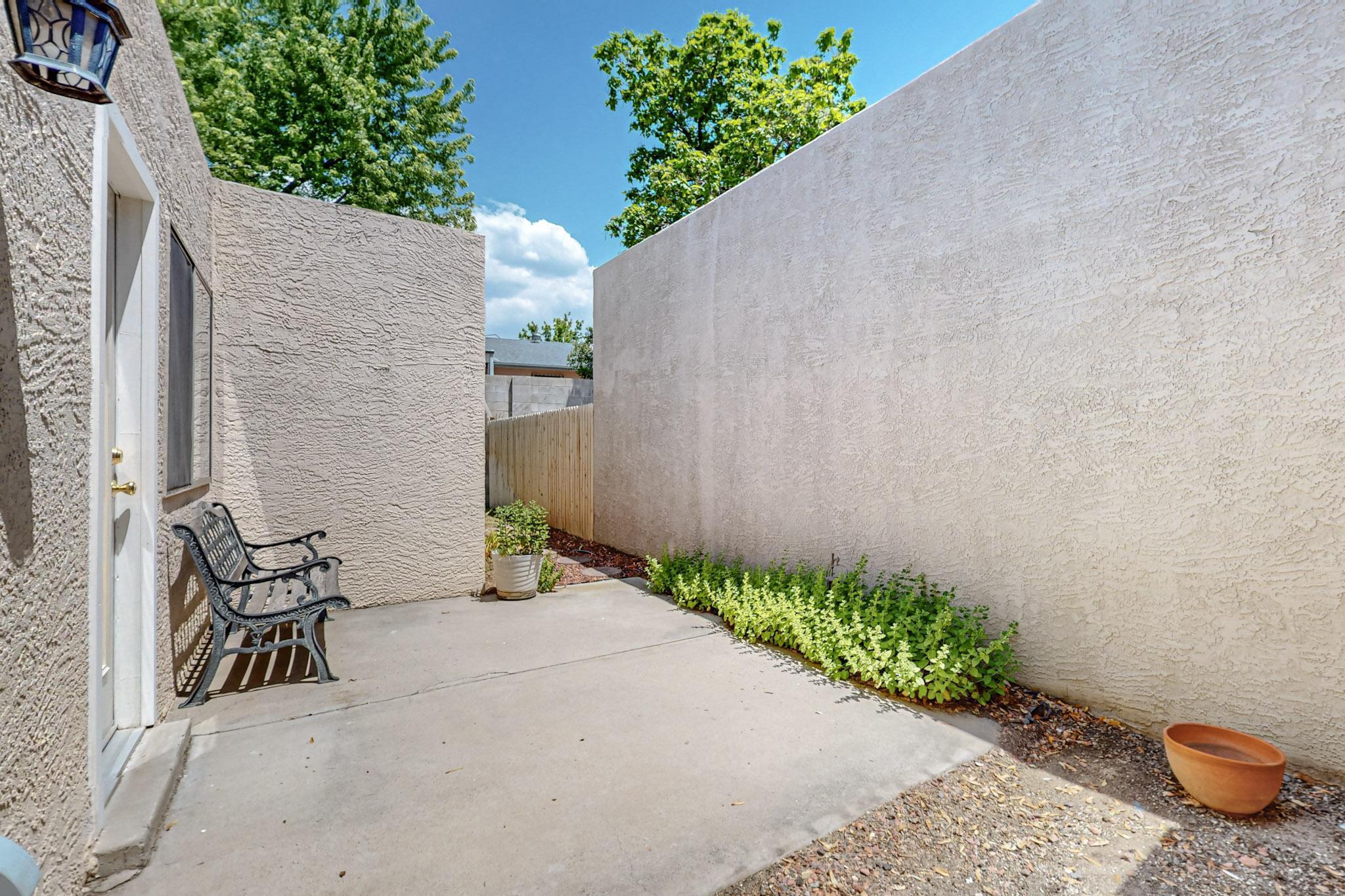 7104 Leslynne Drive NE