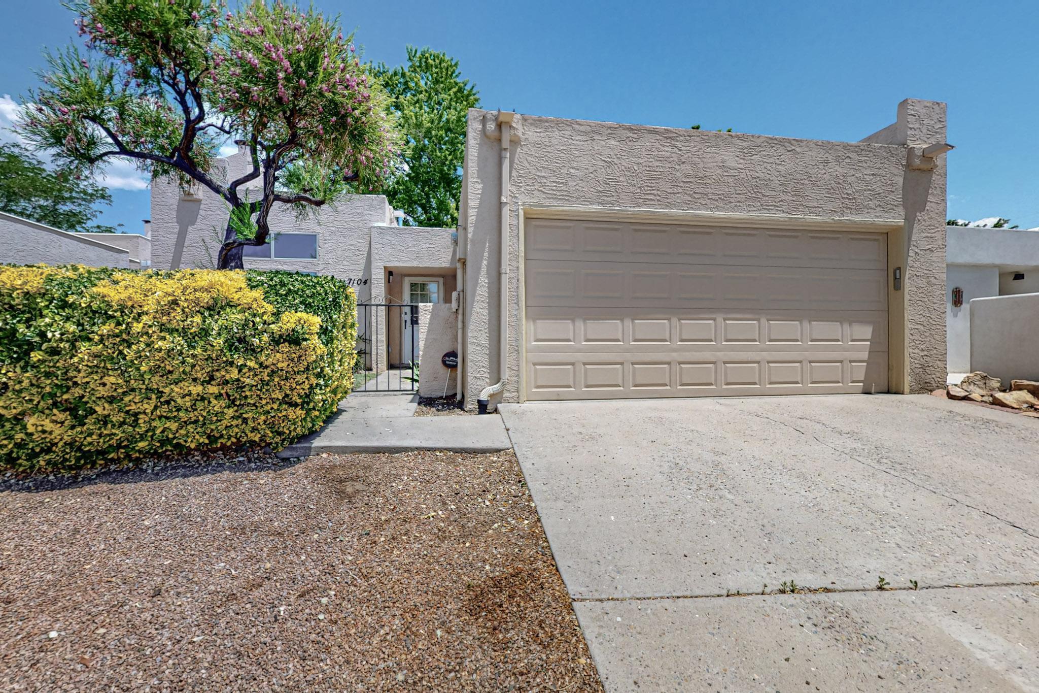 7104 Leslynne Drive NE