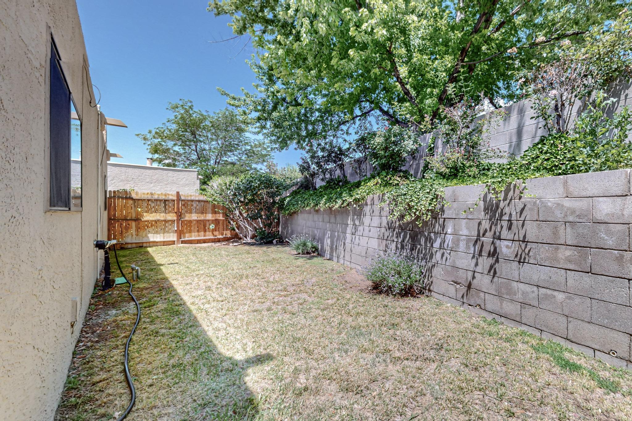 7104 Leslynne Drive NE