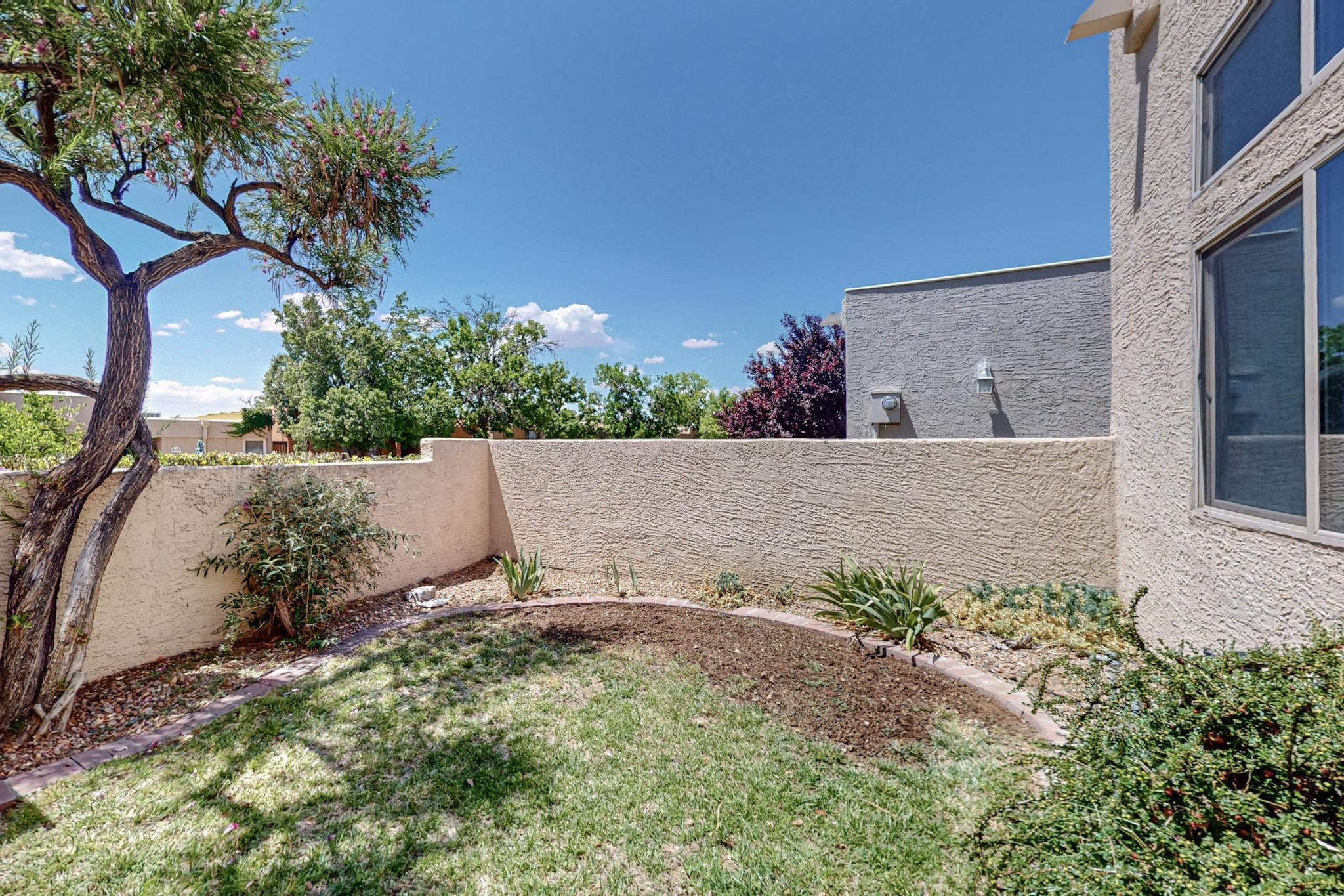 7104 Leslynne Drive NE