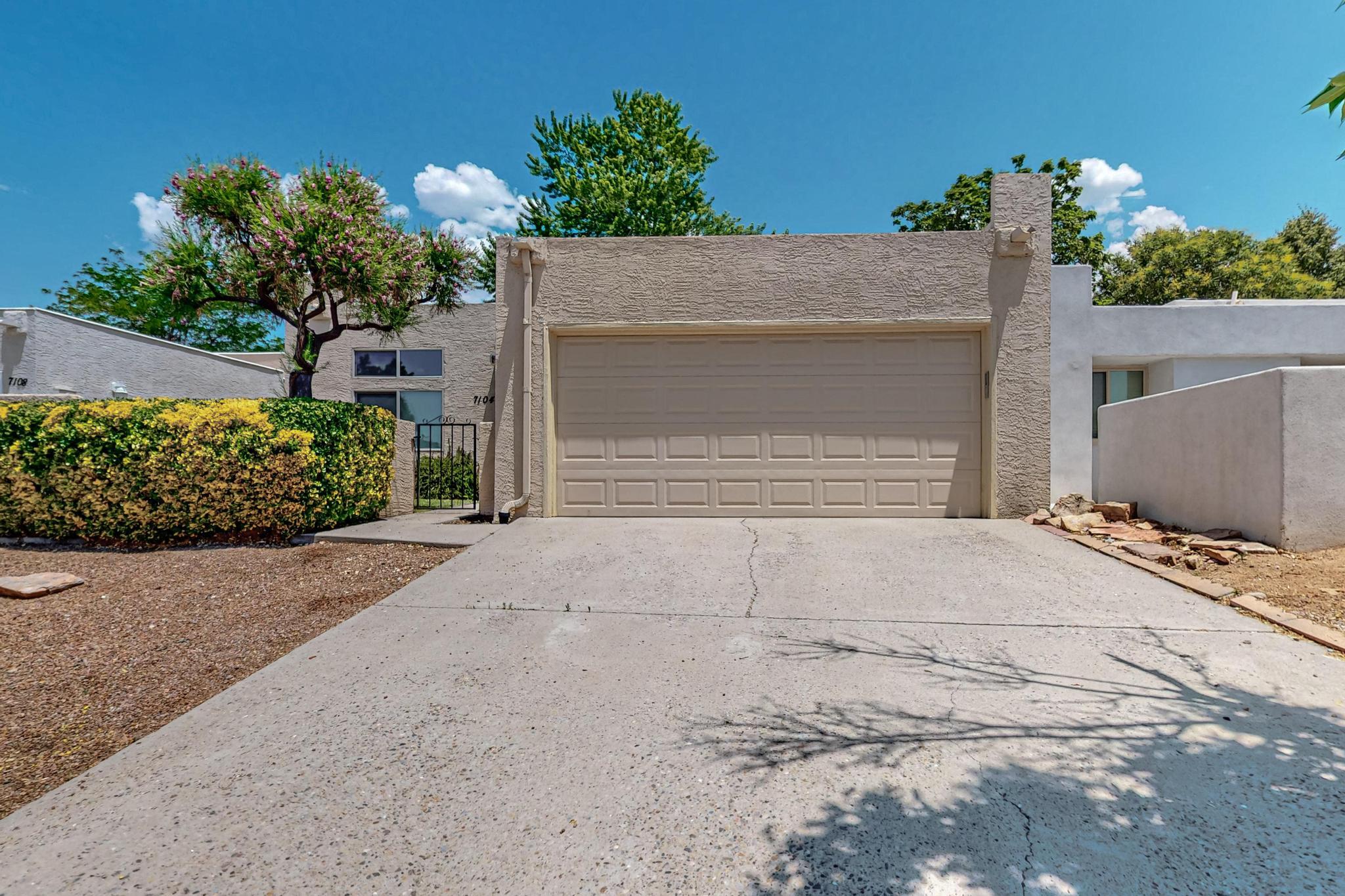 7104 Leslynne Drive NE