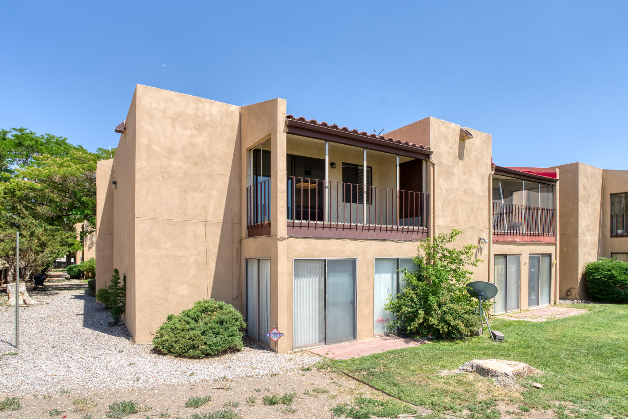 919 Country Club Drive SE M