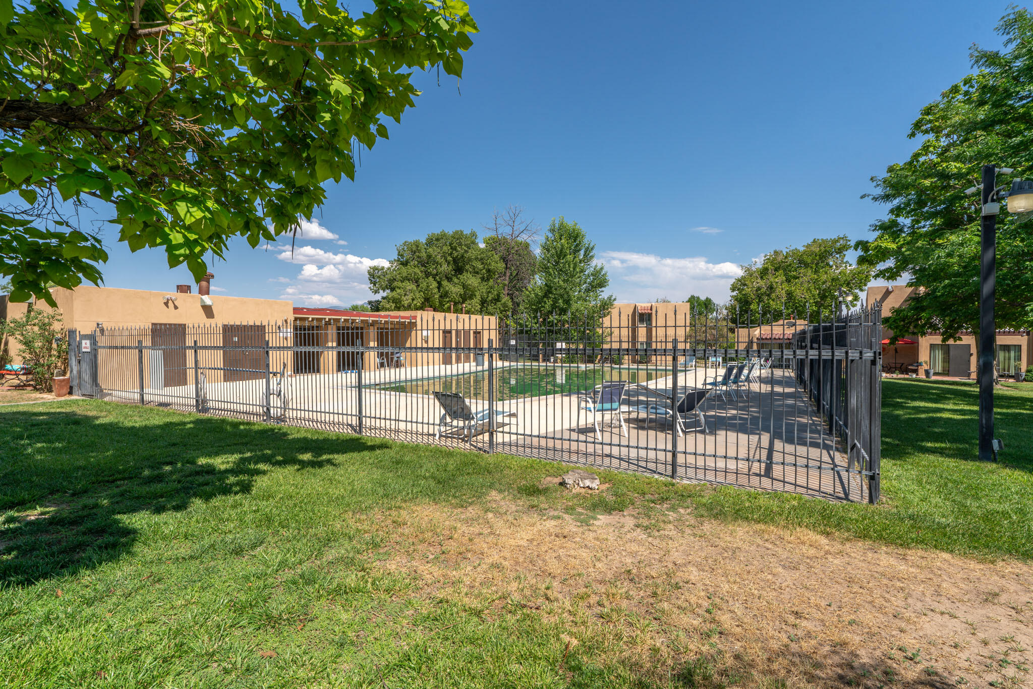 919 Country Club Drive SE M