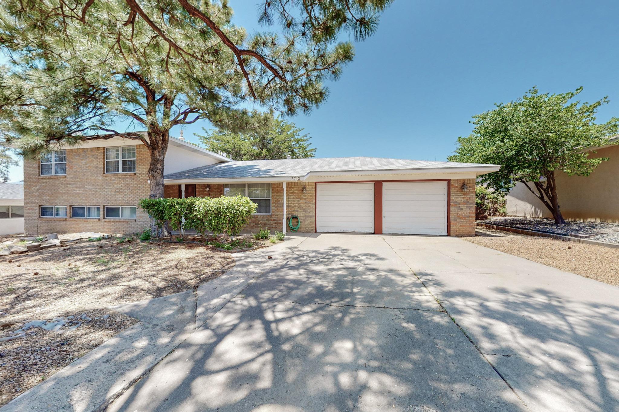 3713 Mount Rainier Drive NE