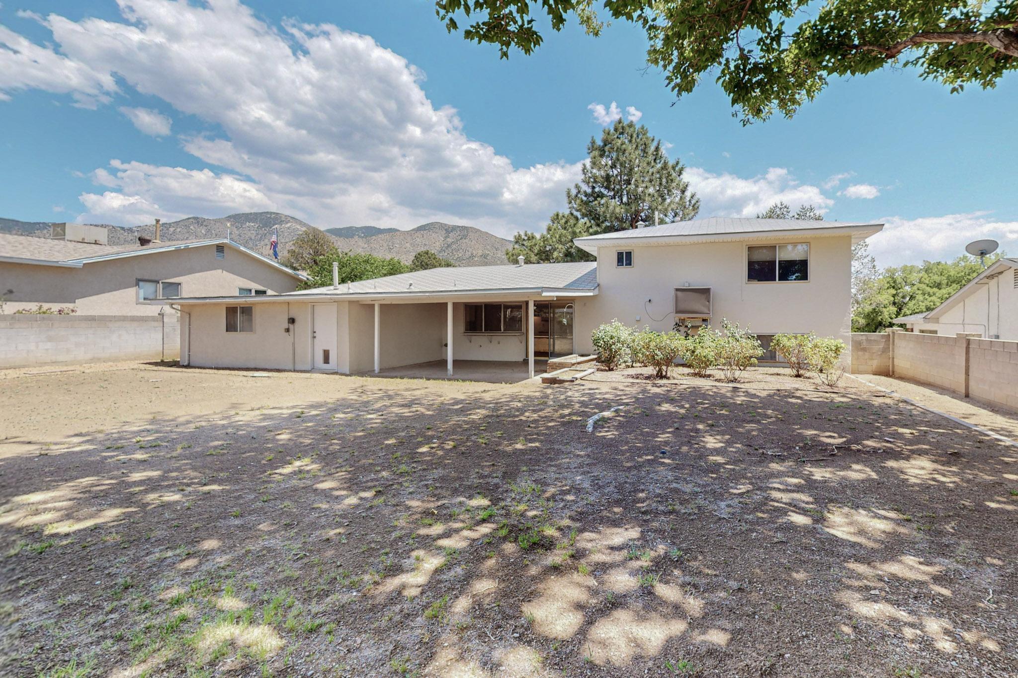 3713 Mount Rainier Drive NE