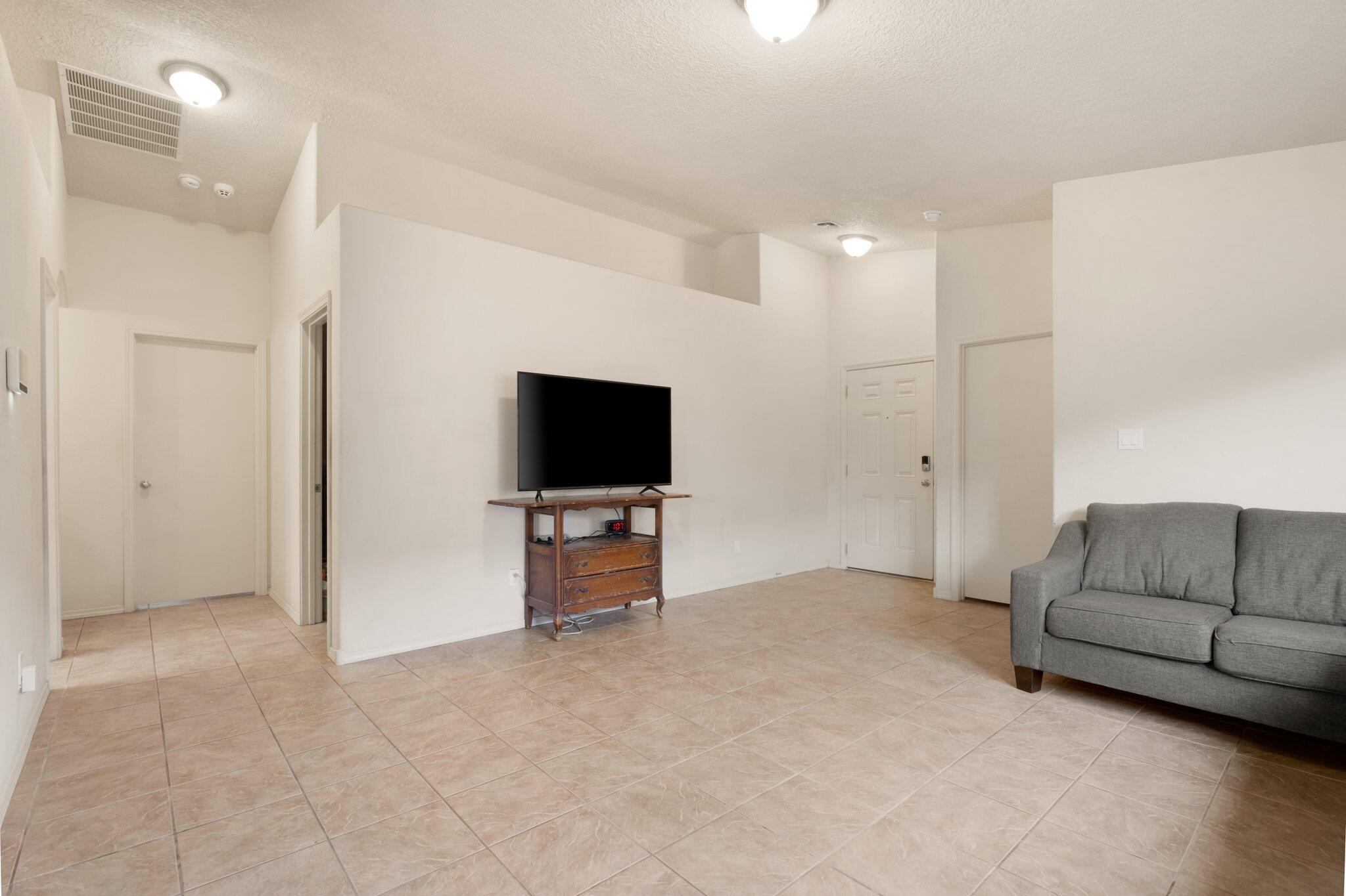 1239 Telstar Loop NW