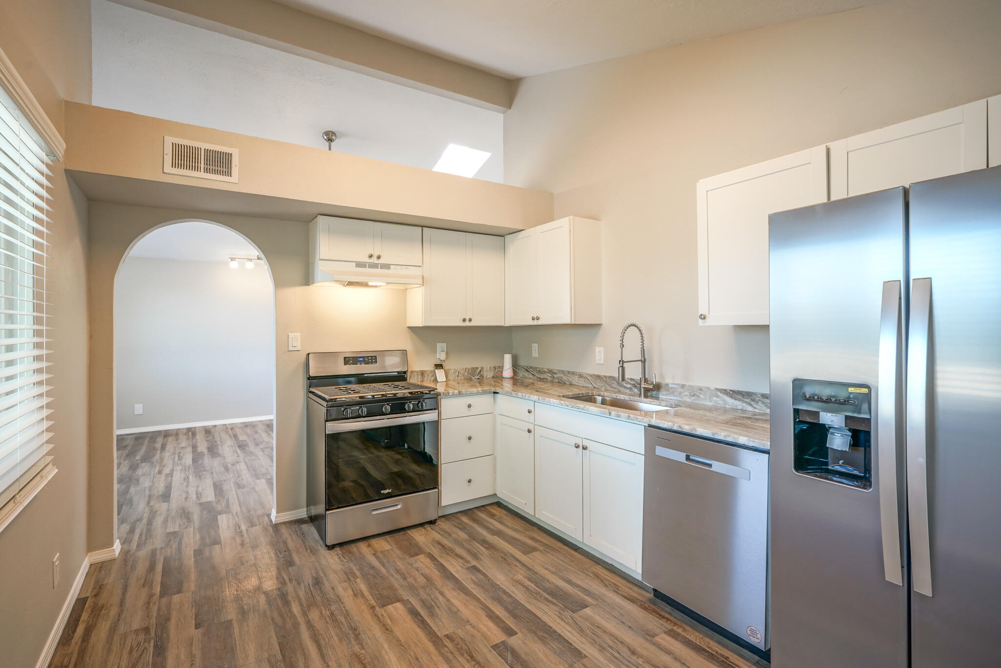 214 Sommerset Drive SE