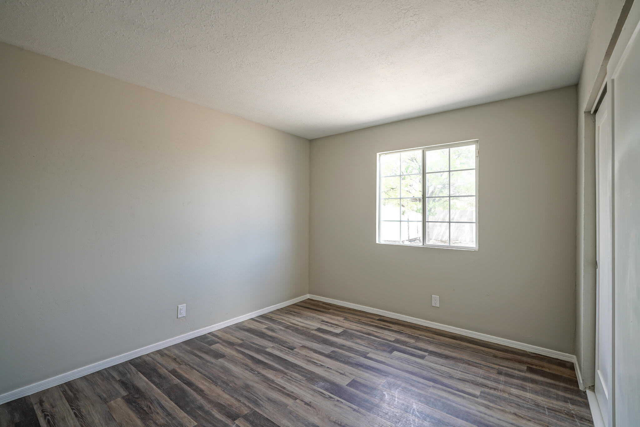 214 Sommerset Drive SE