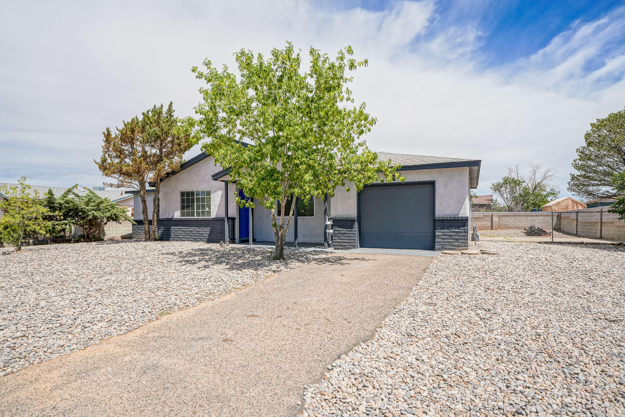 214 Sommerset Drive SE