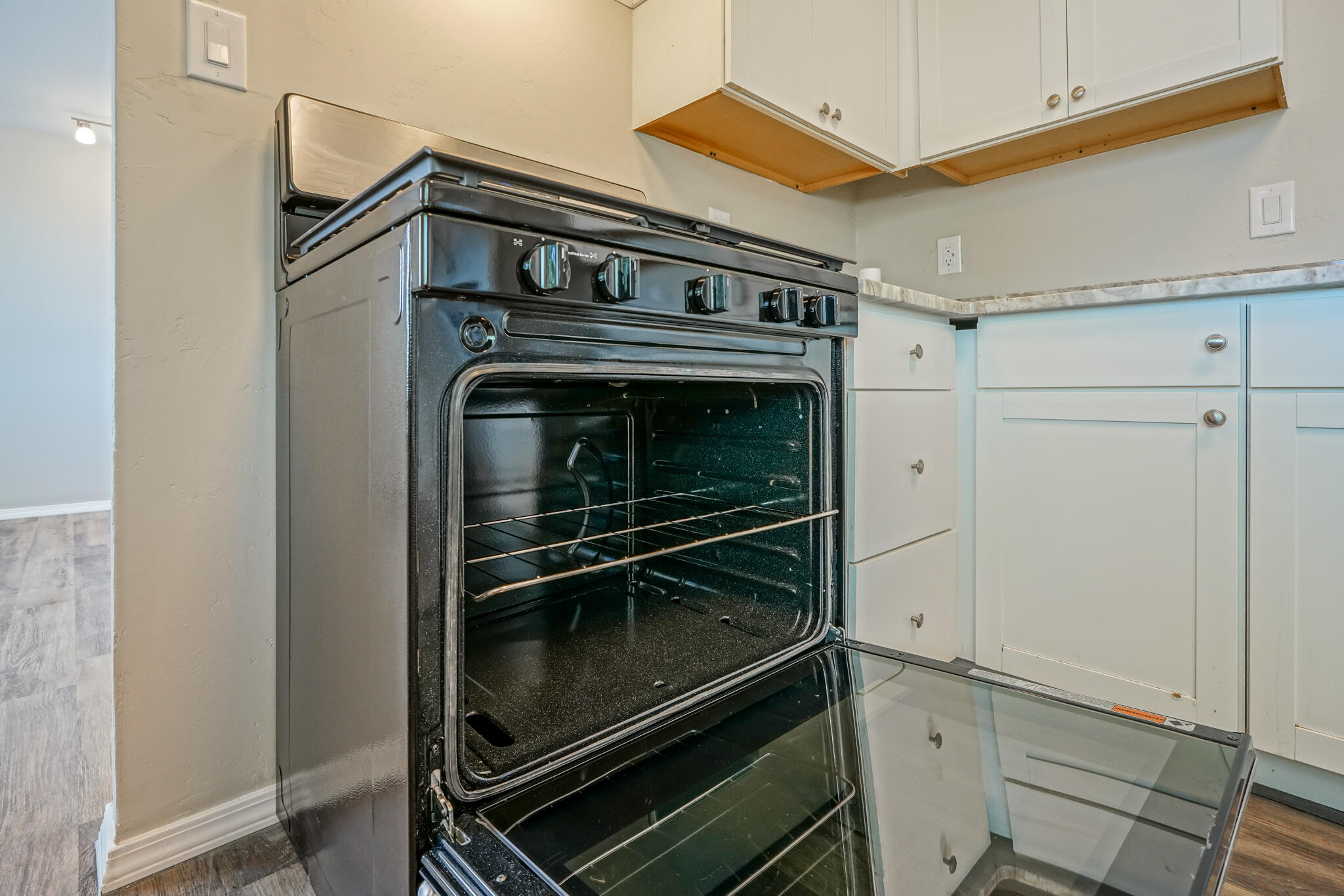 214 Sommerset Drive SE