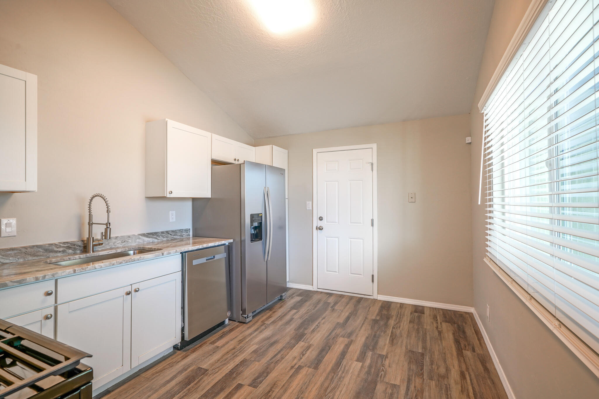 214 Sommerset Drive SE