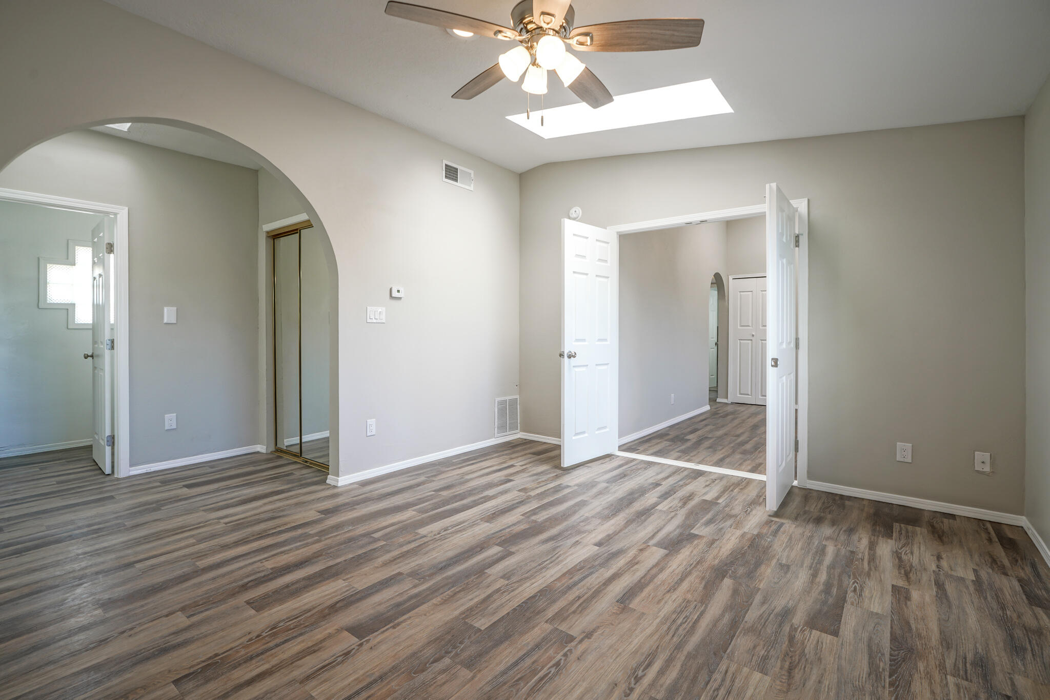 214 Sommerset Drive SE