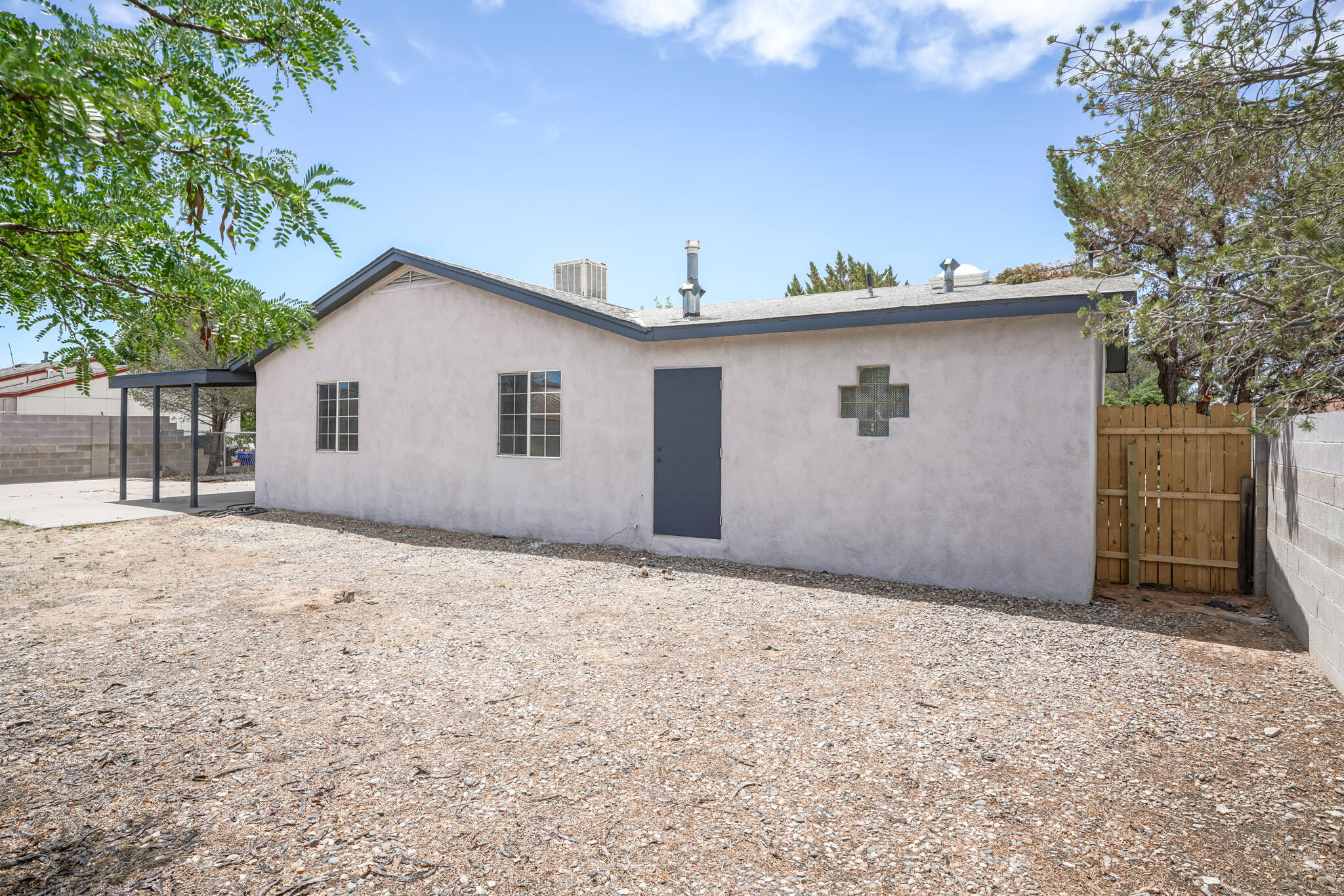 214 Sommerset Drive SE