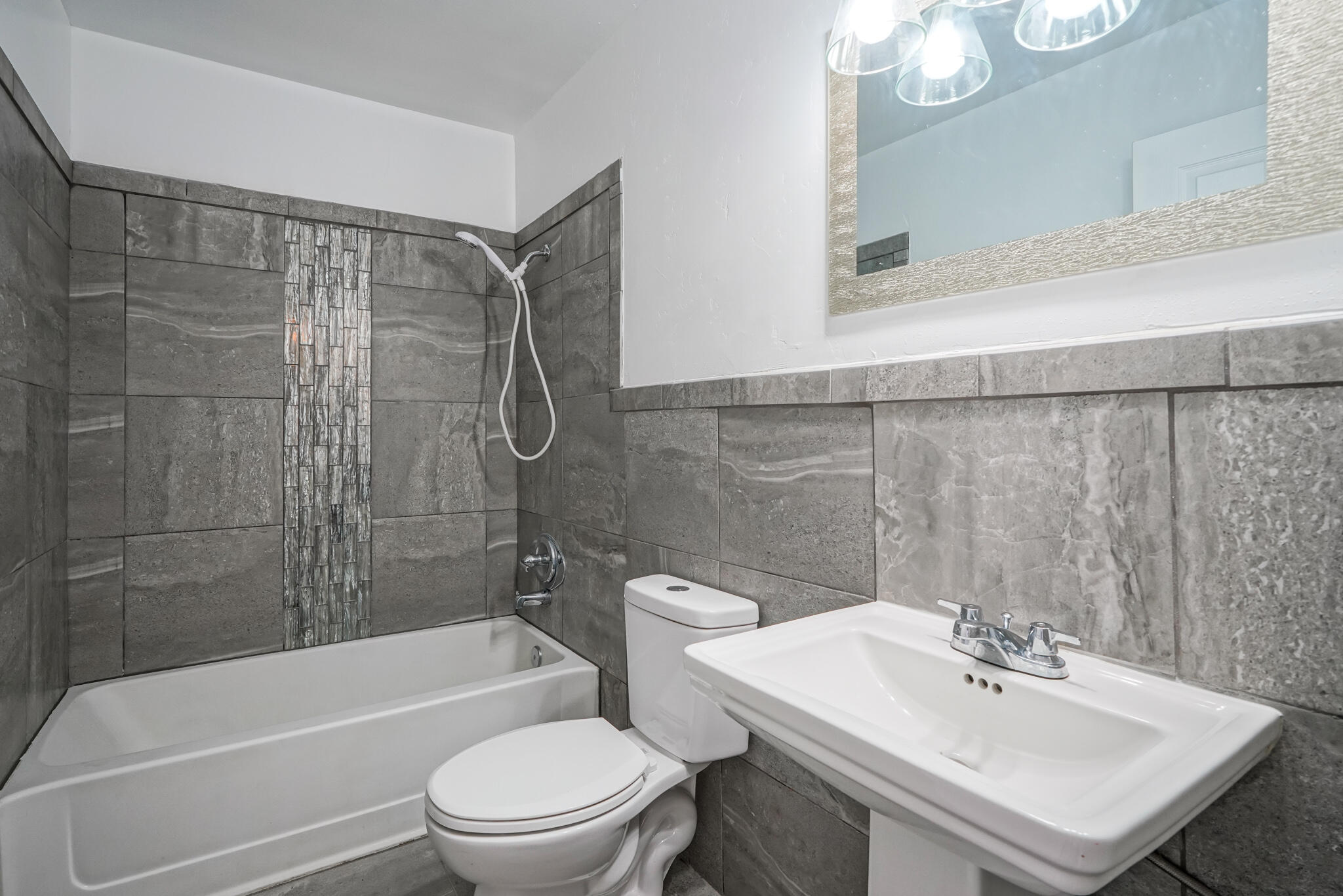 214 Sommerset Drive SE
