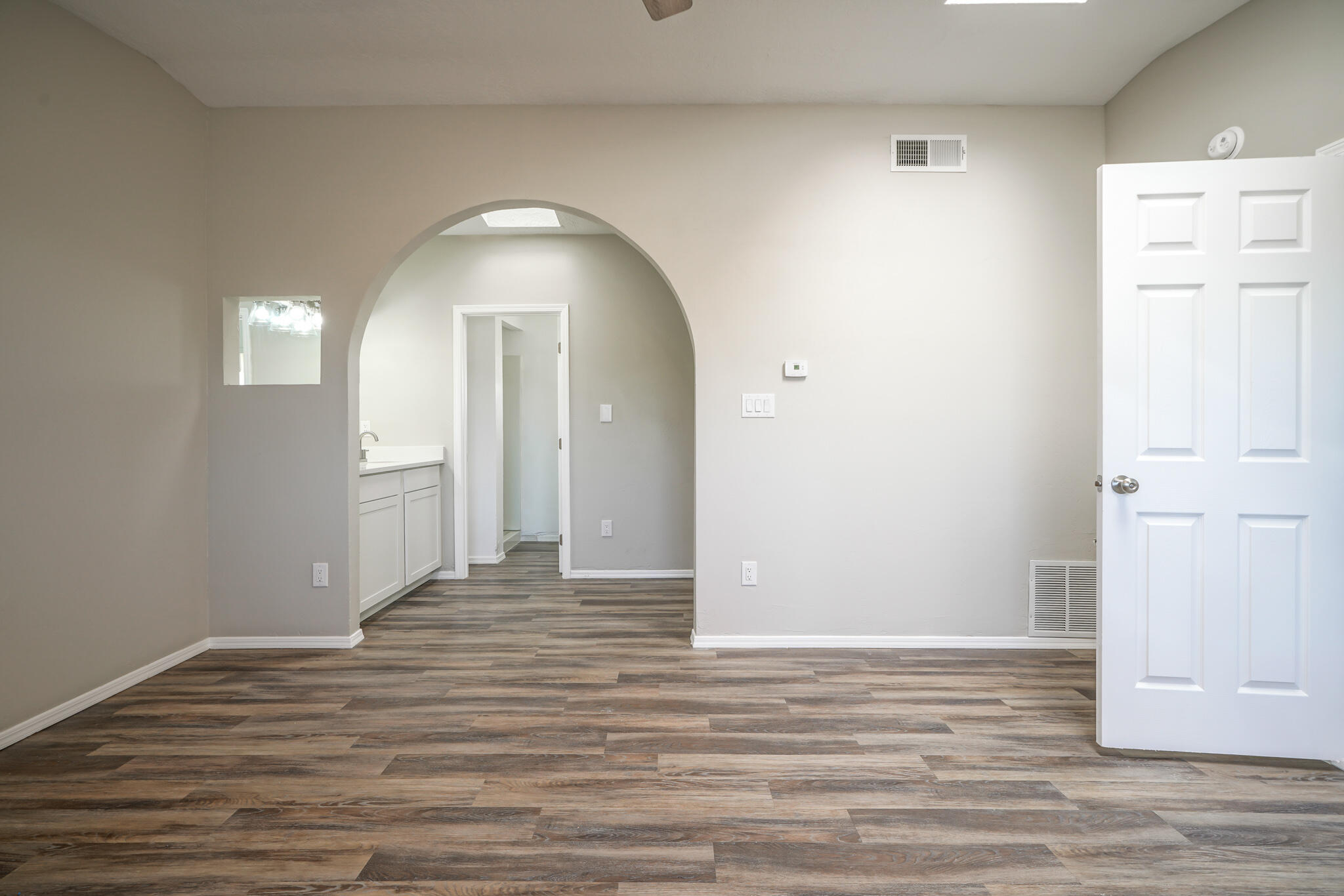 214 Sommerset Drive SE