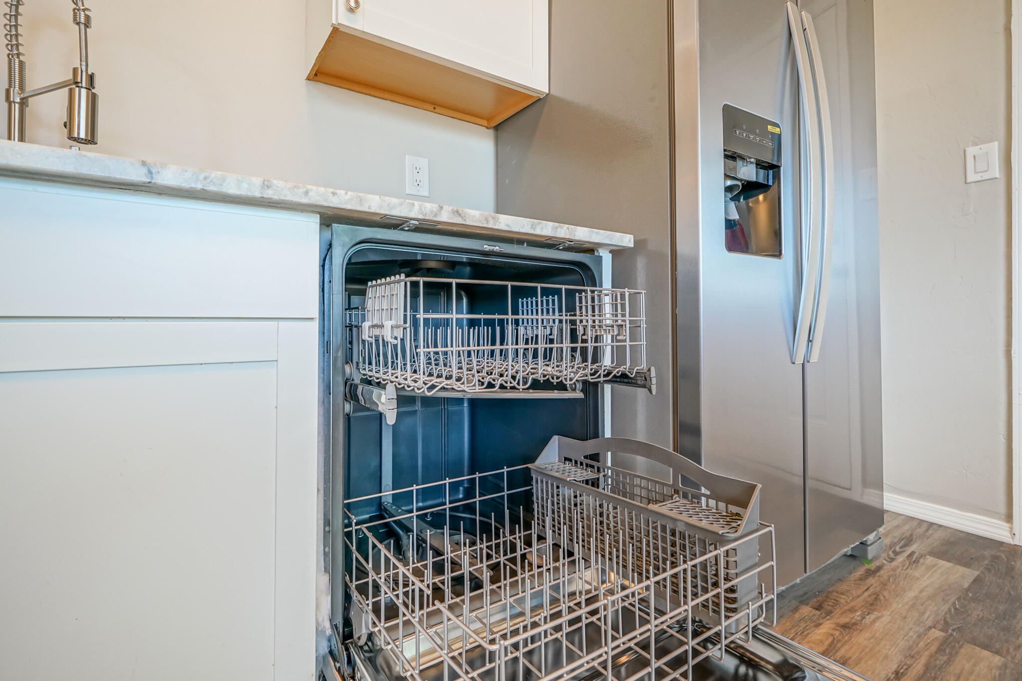 214 Sommerset Drive SE