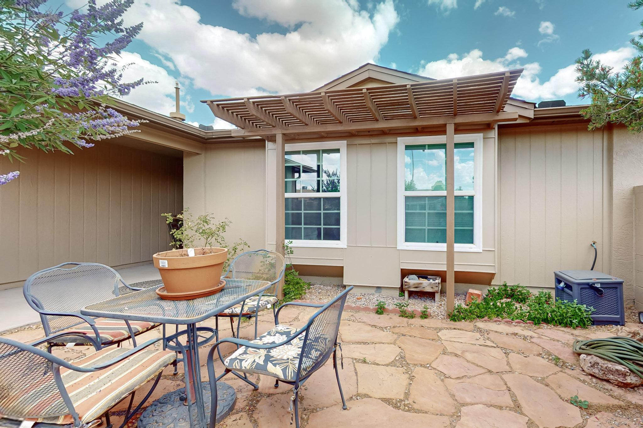 1968 Roanoke Drive NE
