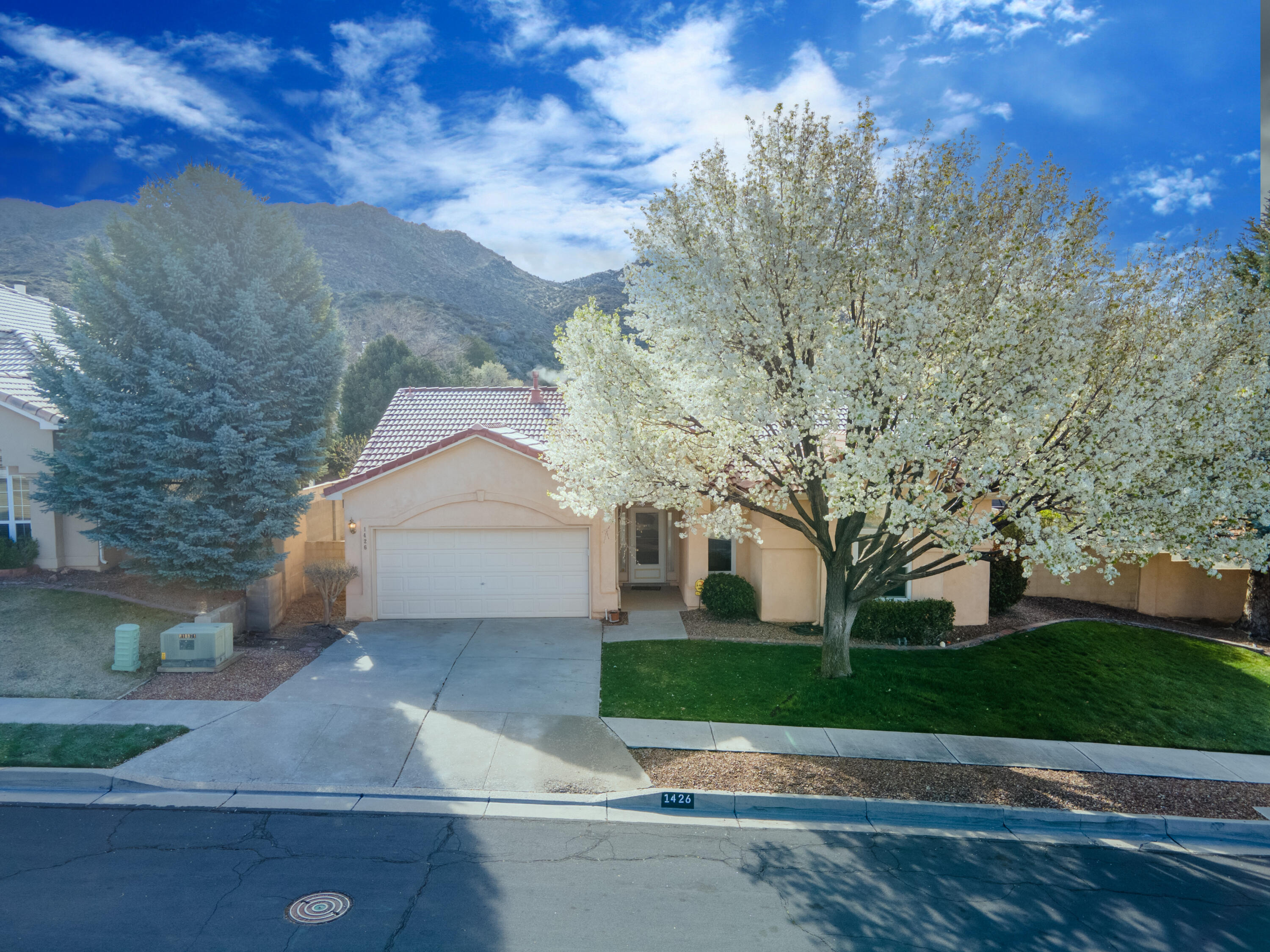 1426 Canyon Hills Drive NE
