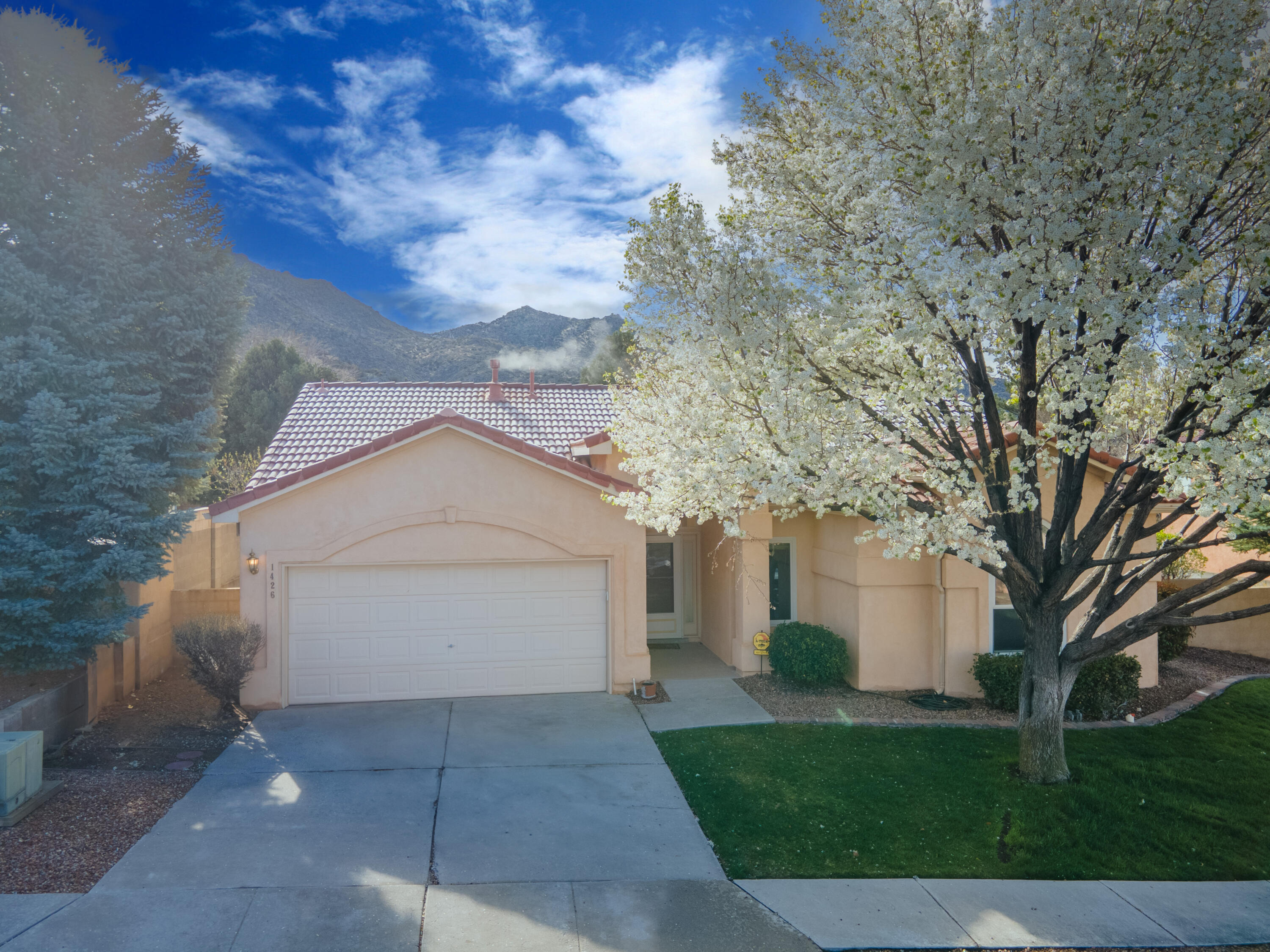 1426 Canyon Hills Drive NE