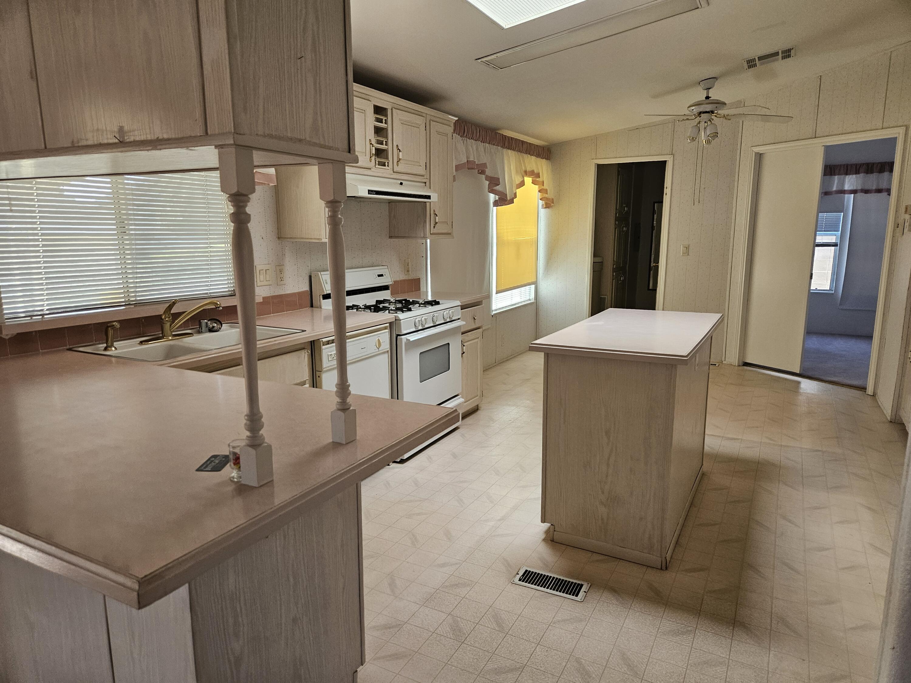 127 Sunrise Bluffs Drive