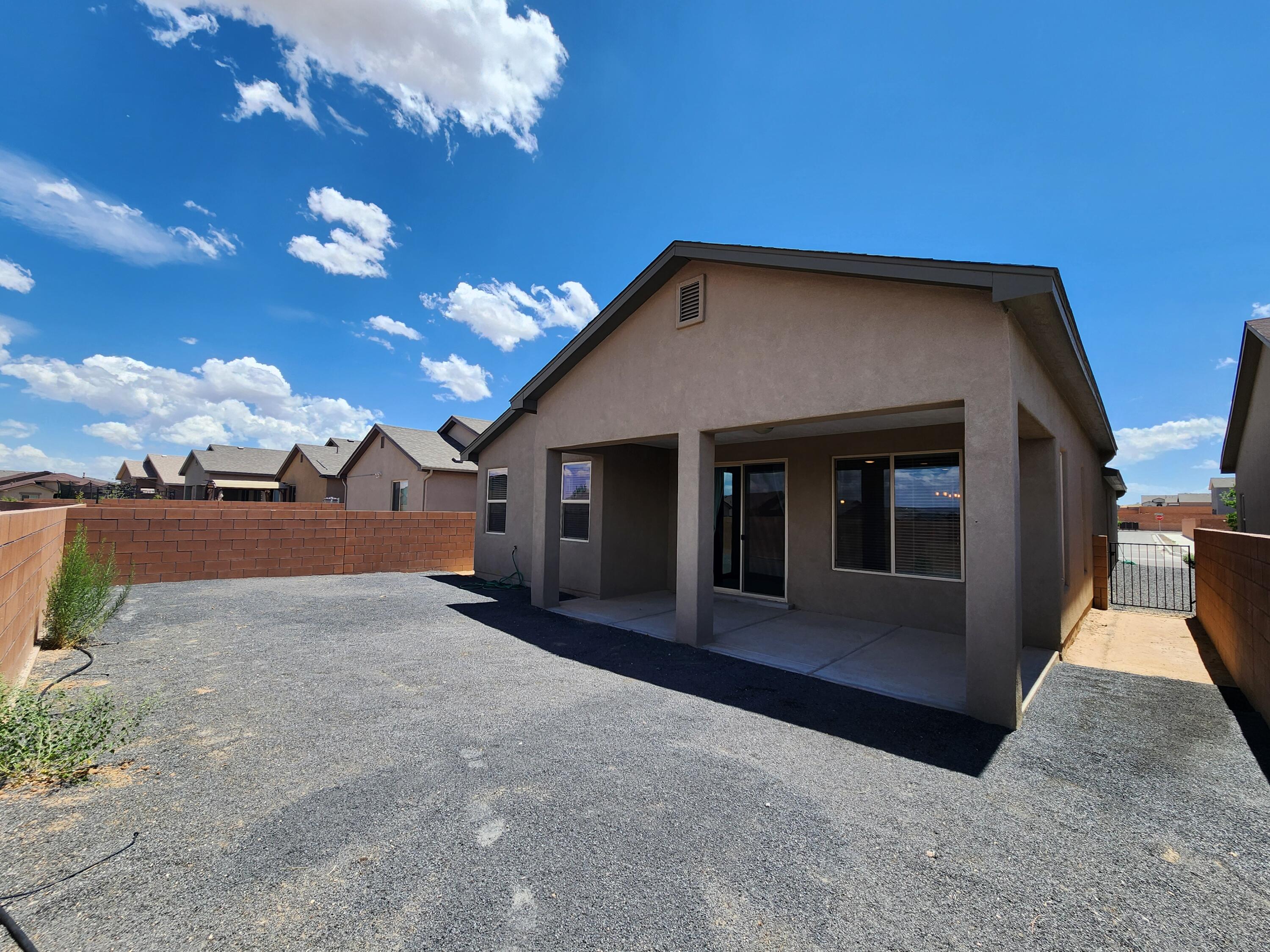 4340 Golden Eagle Loop NE