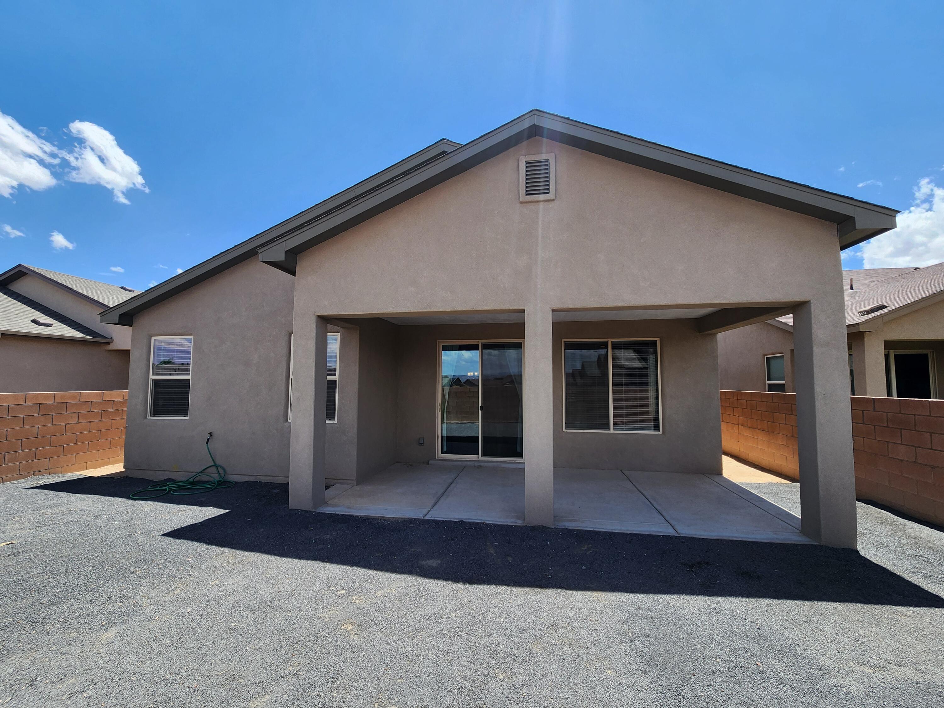 4340 Golden Eagle Loop NE