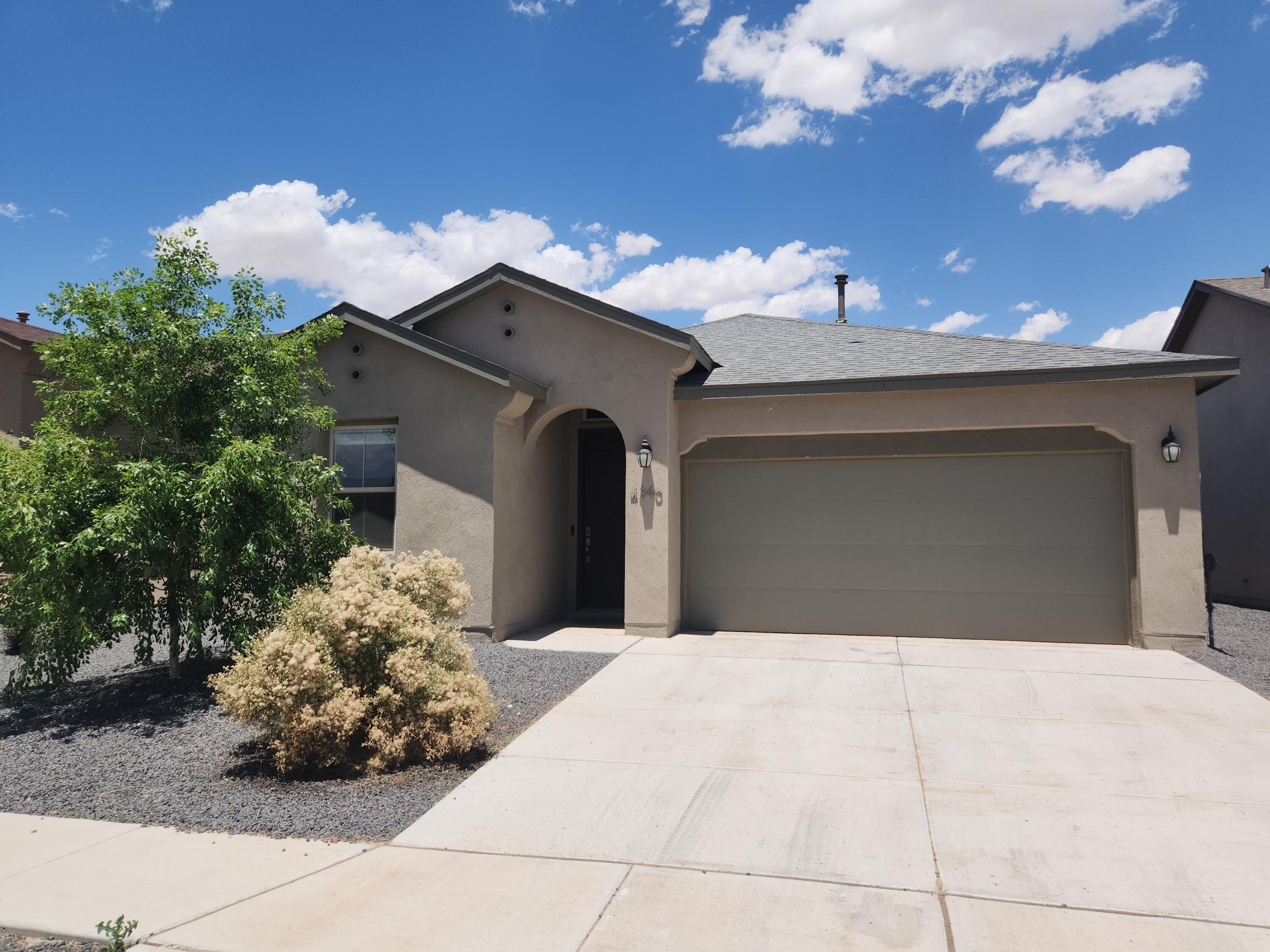 4340 Golden Eagle Loop NE