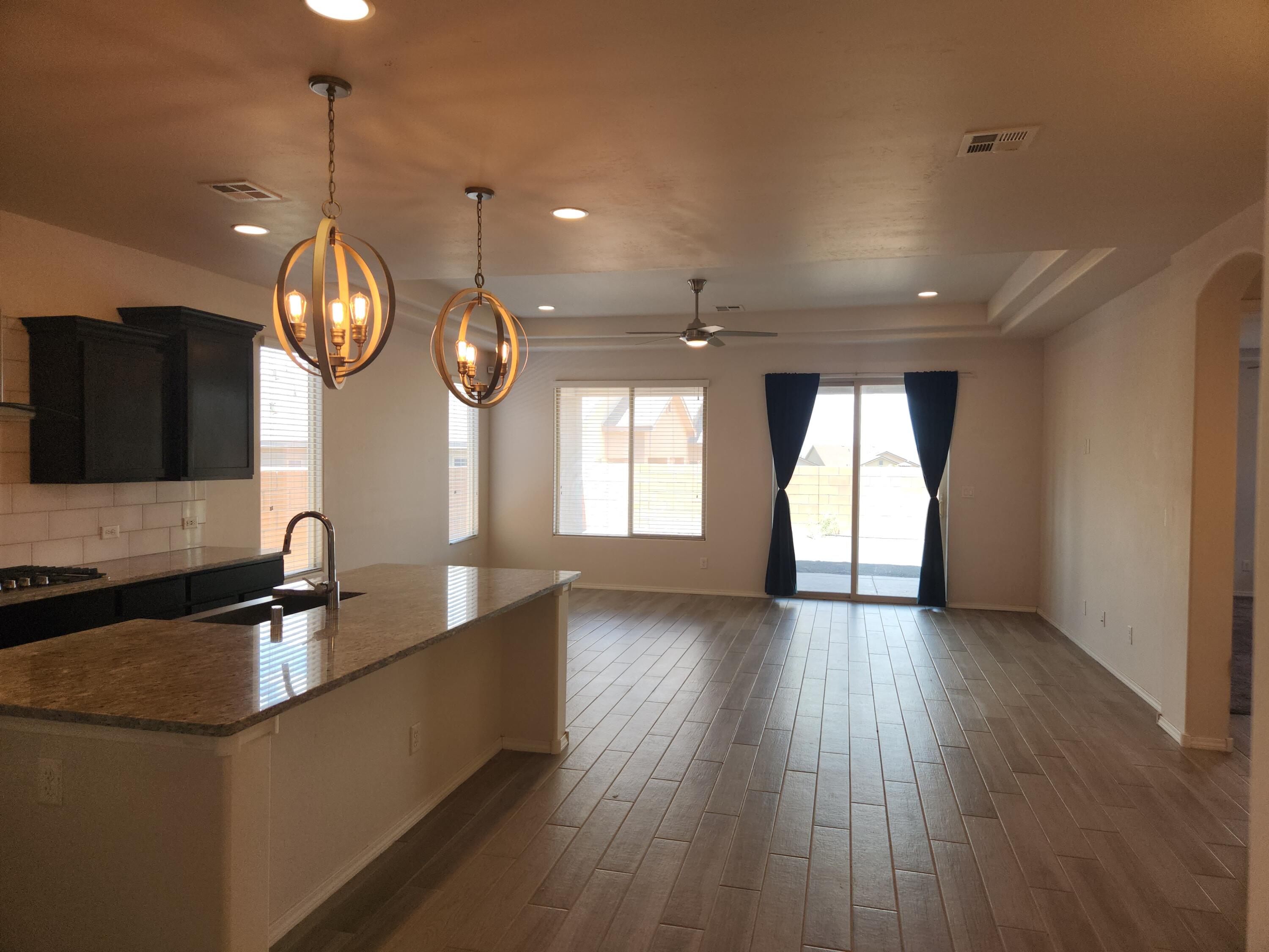 4340 Golden Eagle Loop NE